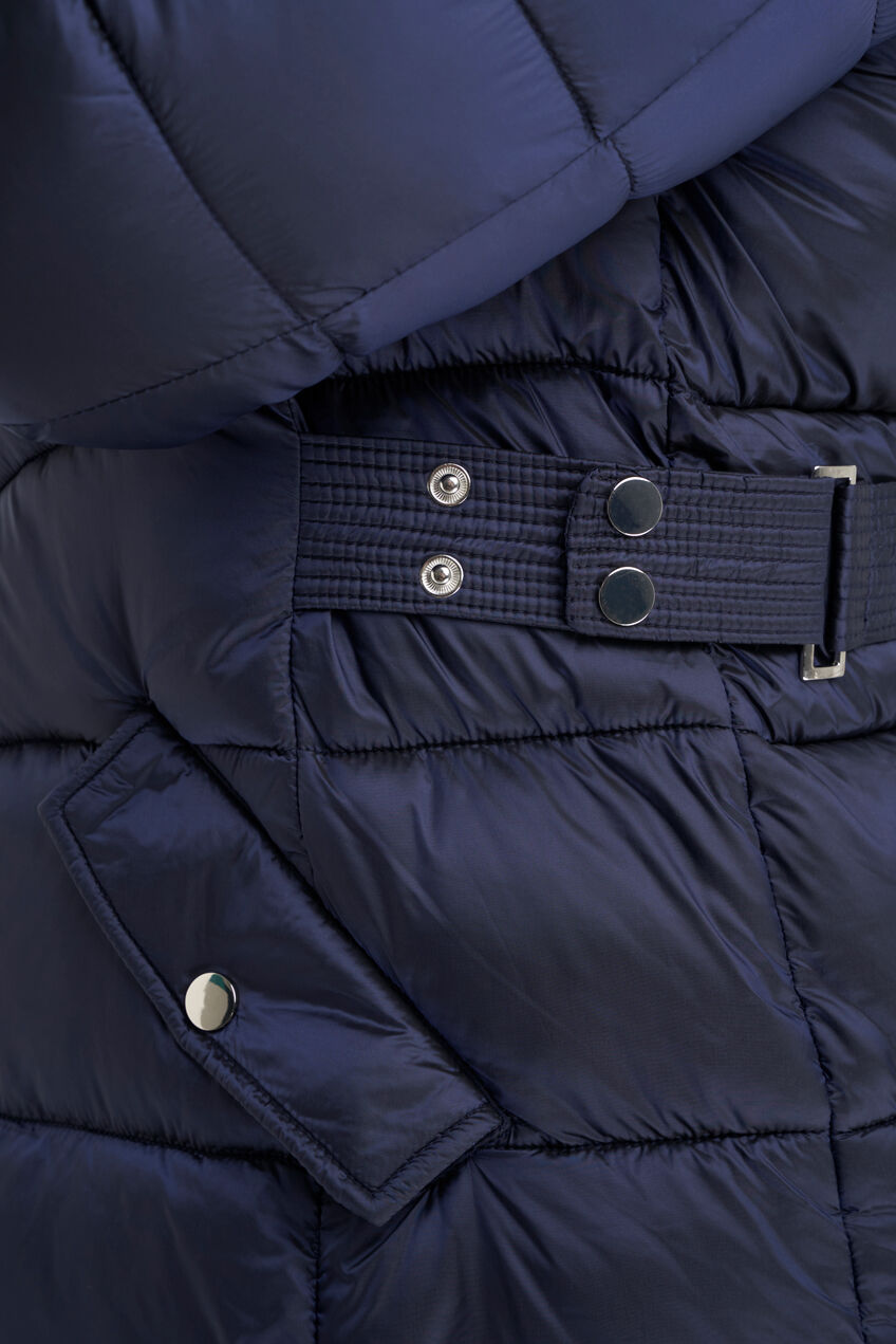 Chaqueta acolchada con capucha  image number 5