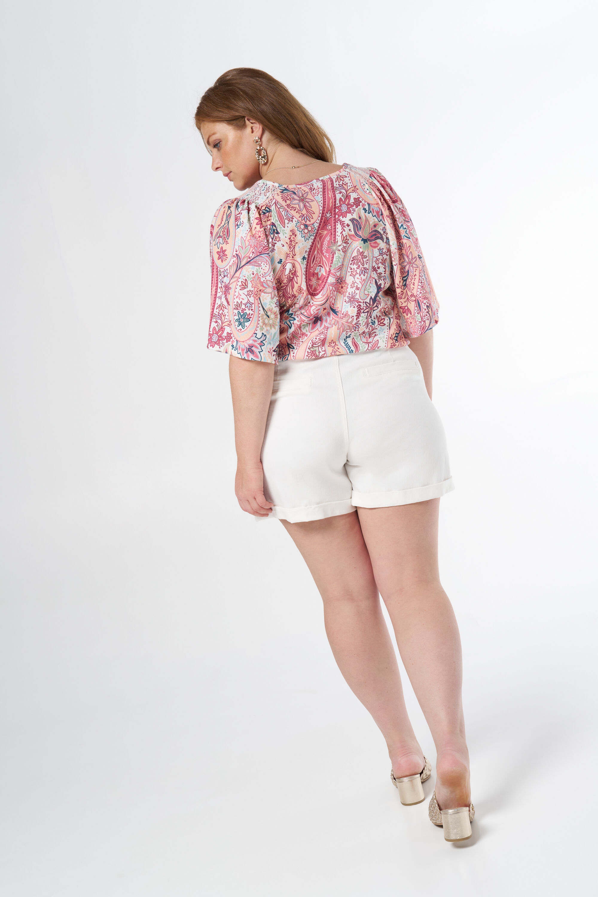 Shorts con un cintur&oacute;n image number 3