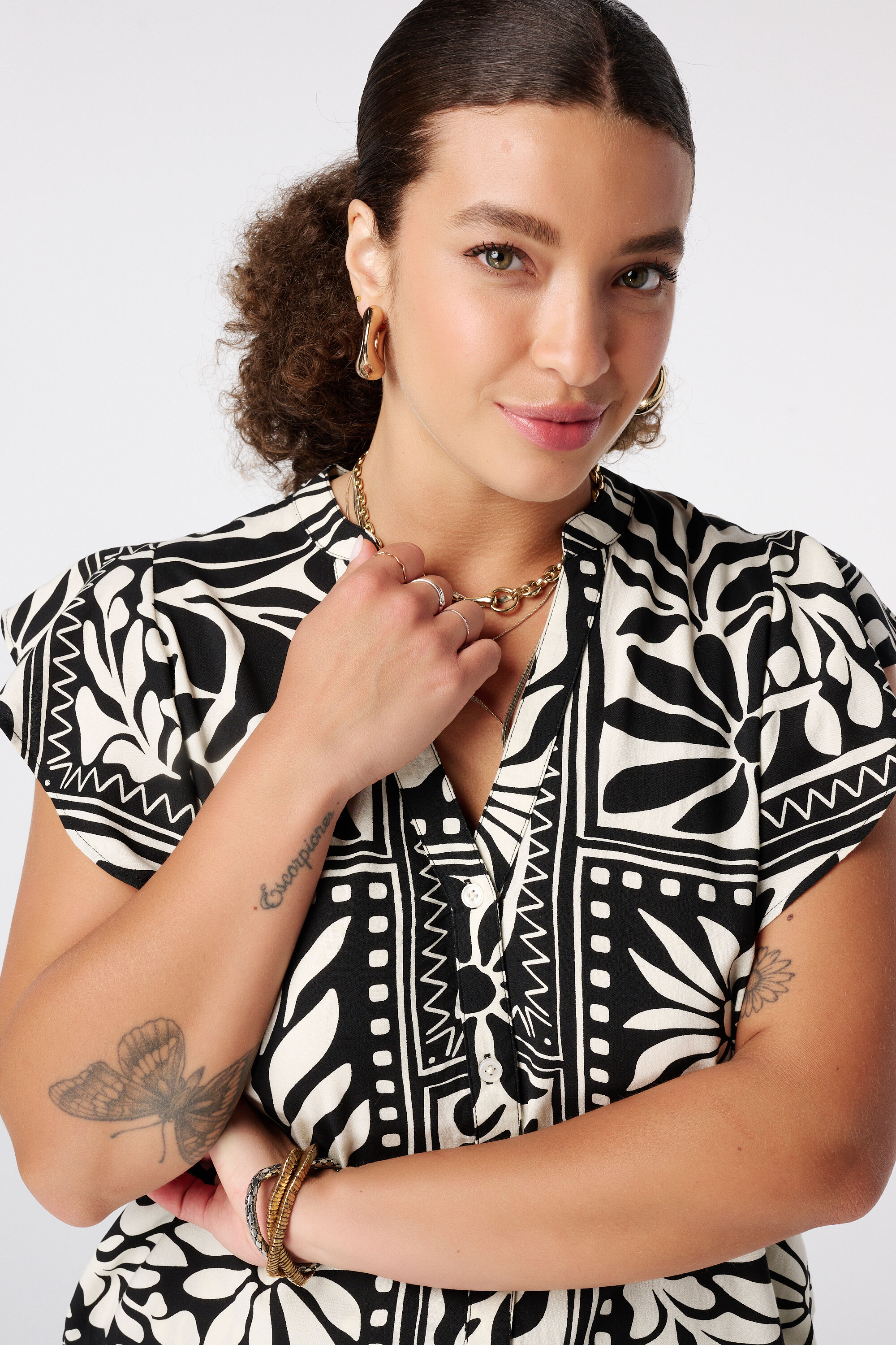 Blusa con volantes image number 4