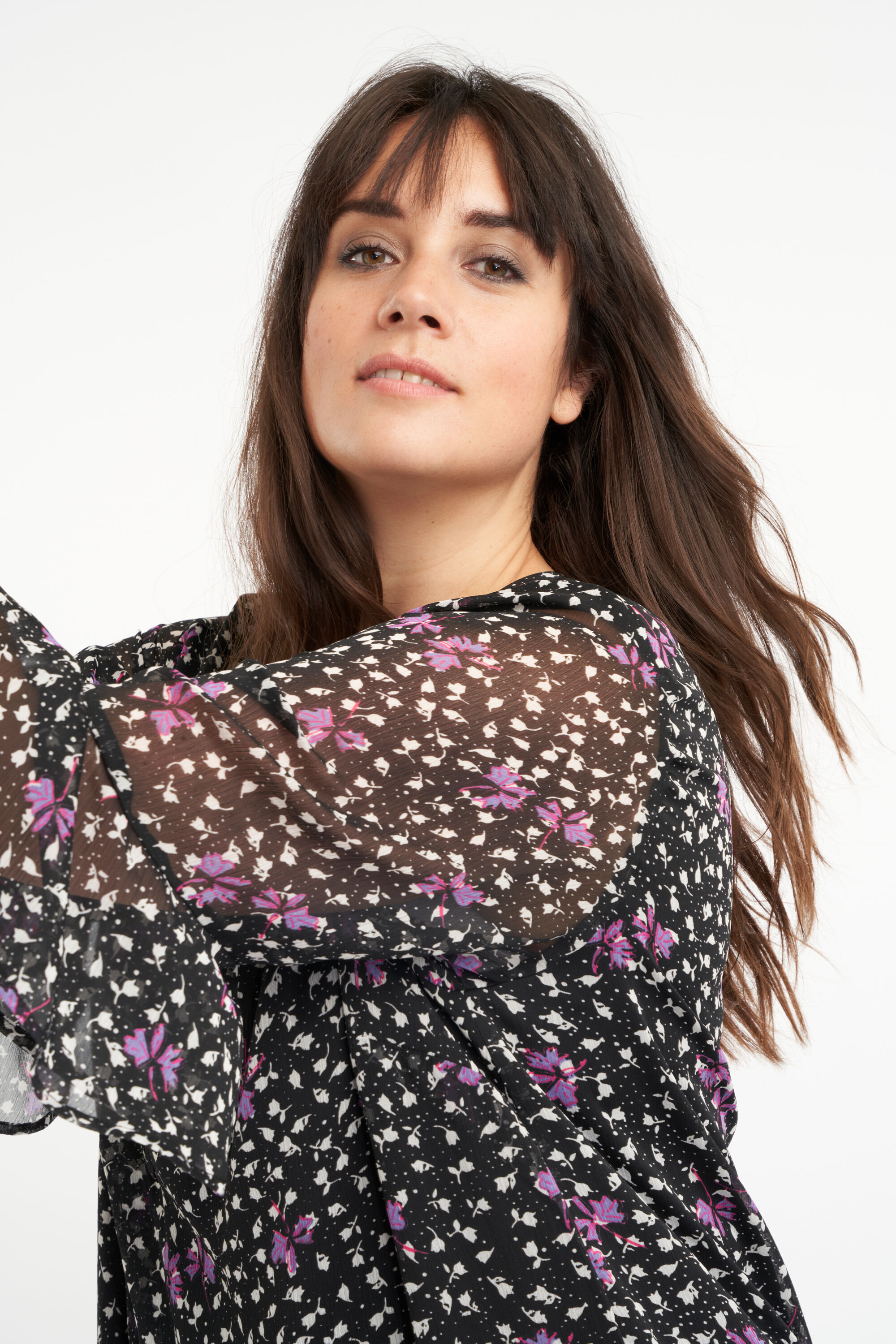 Vestido con flecos y estampado  image number 4