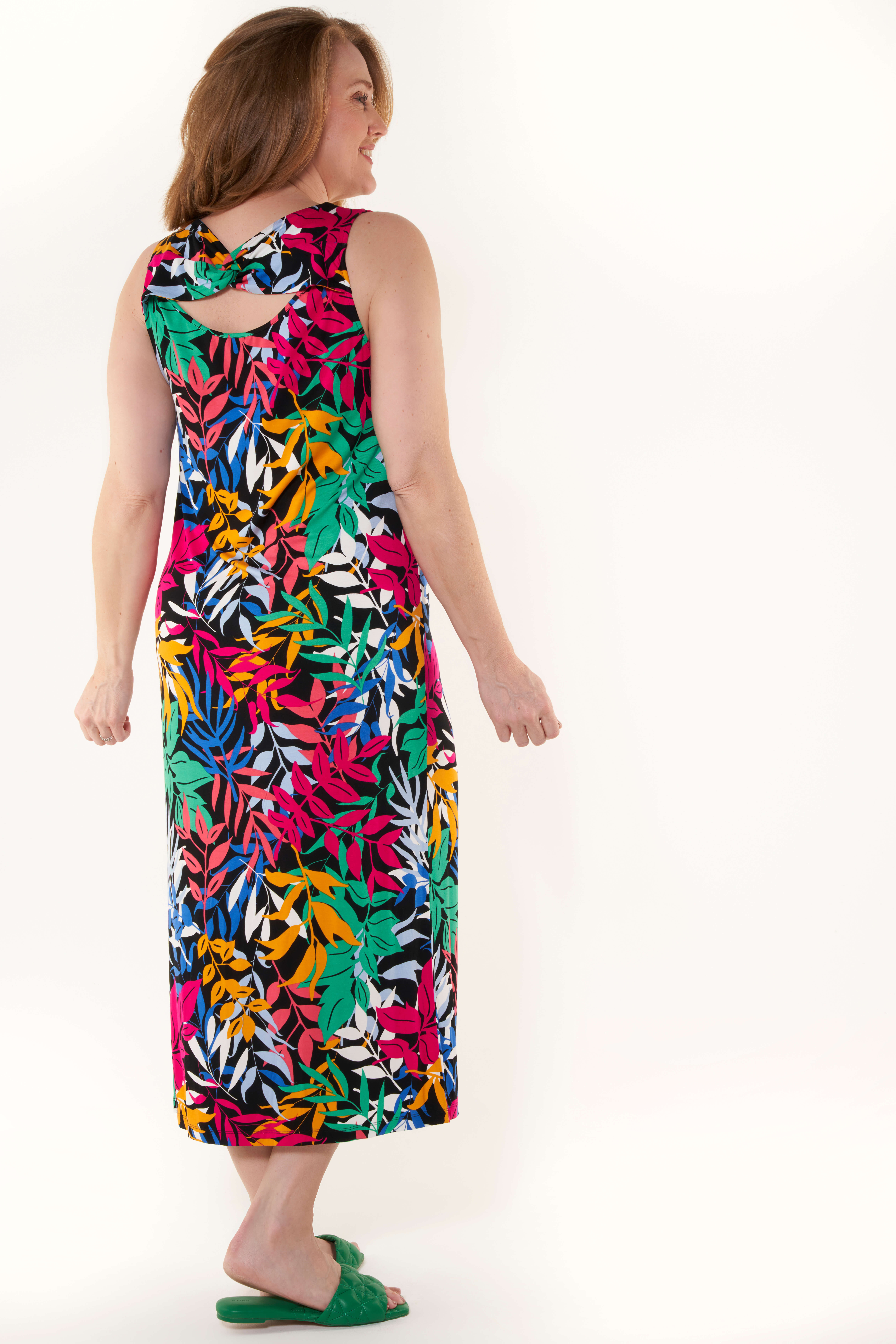 Vestido con aro como detalle image number 3