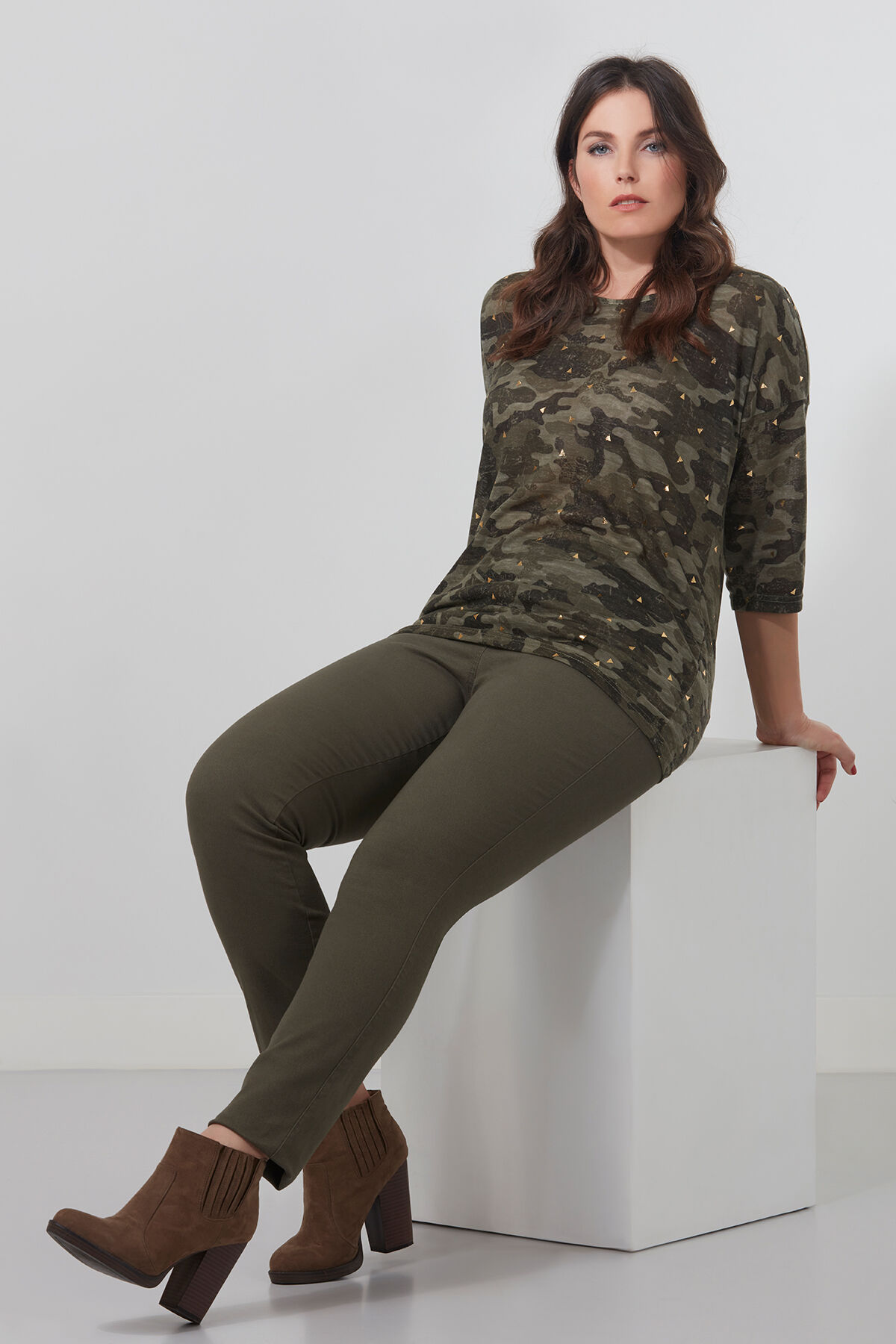 Camisa con estampado de camuflaje image number 3