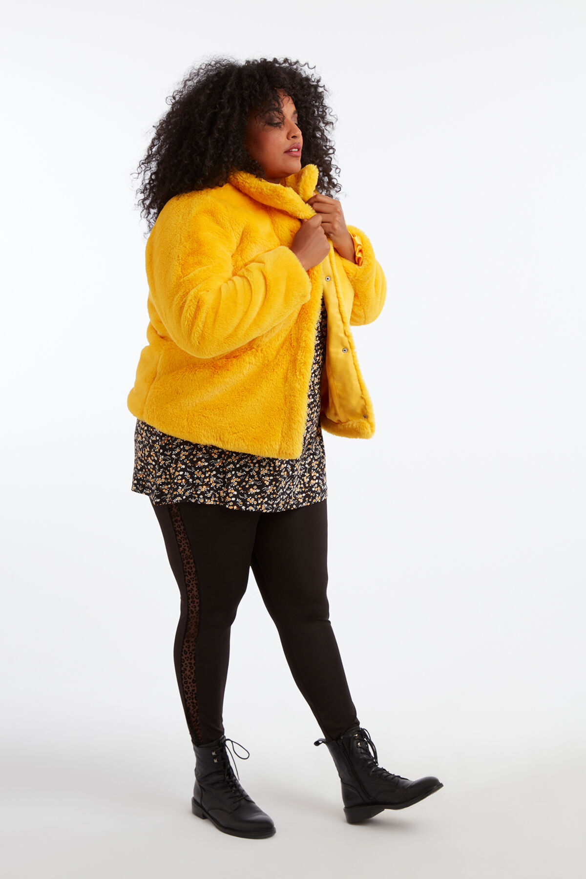 Abrigo de pelo sint&eacute;tico image number 3