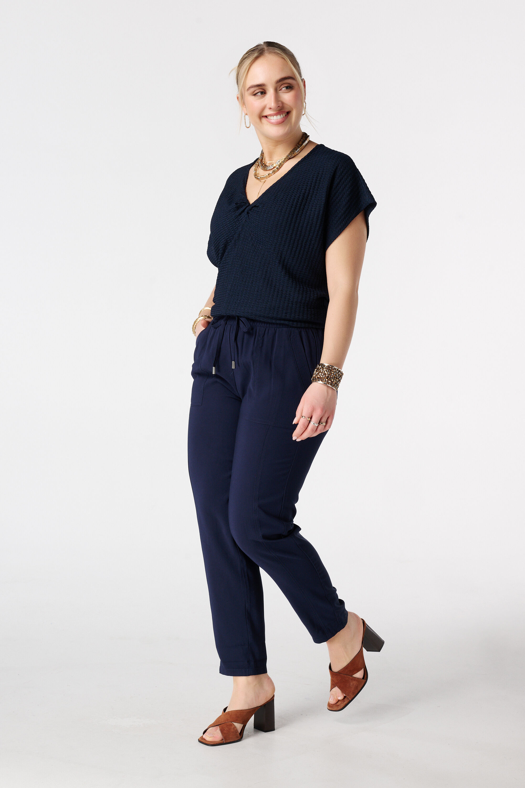 Pantal&oacute;n con cintura el&aacute;stica