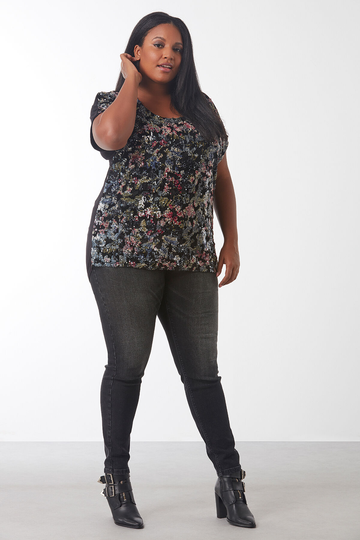 Top de terciopelo con lentejuelas image number 3