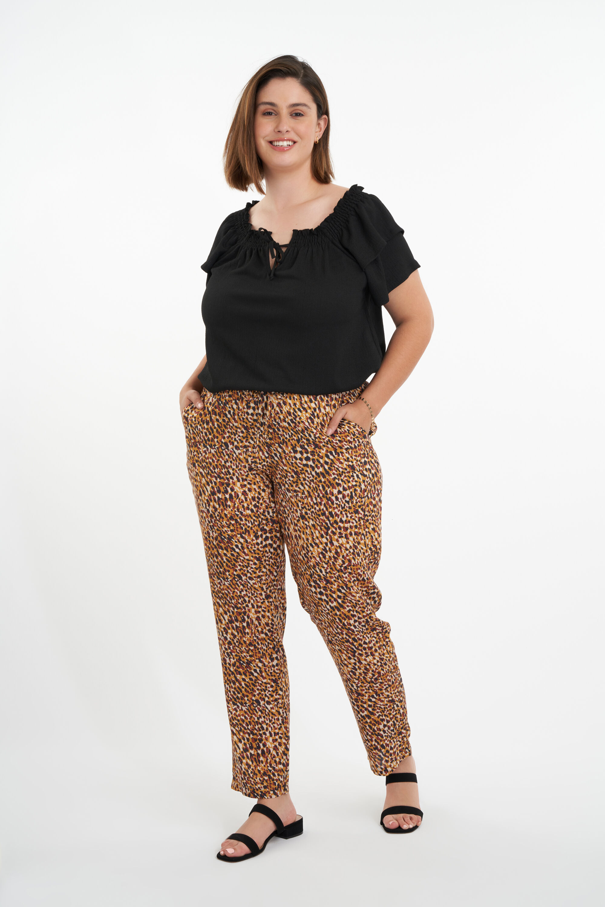 Pantalones holgados image number 5