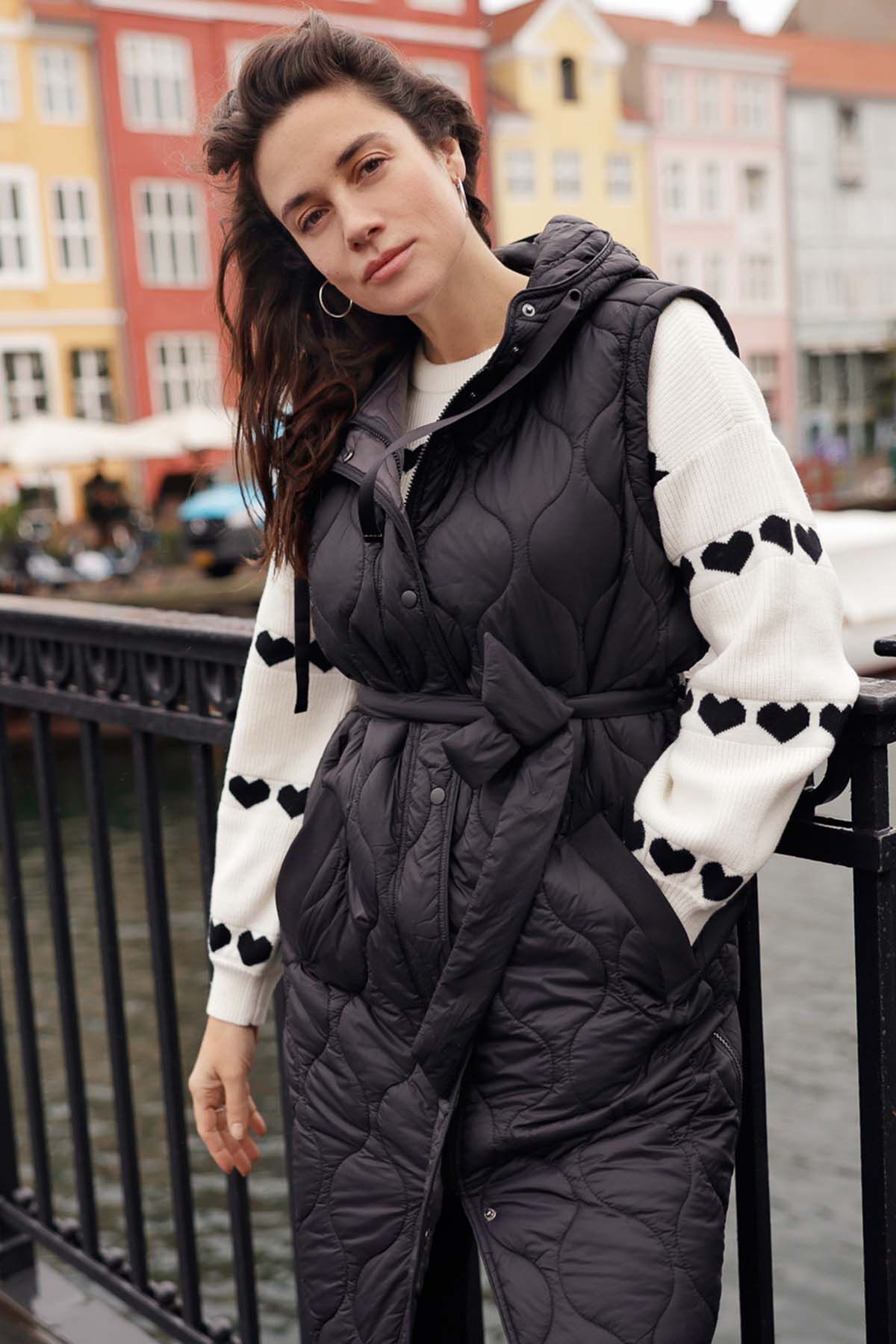 Chaqueta acolchada con mangas desmontables image number 6