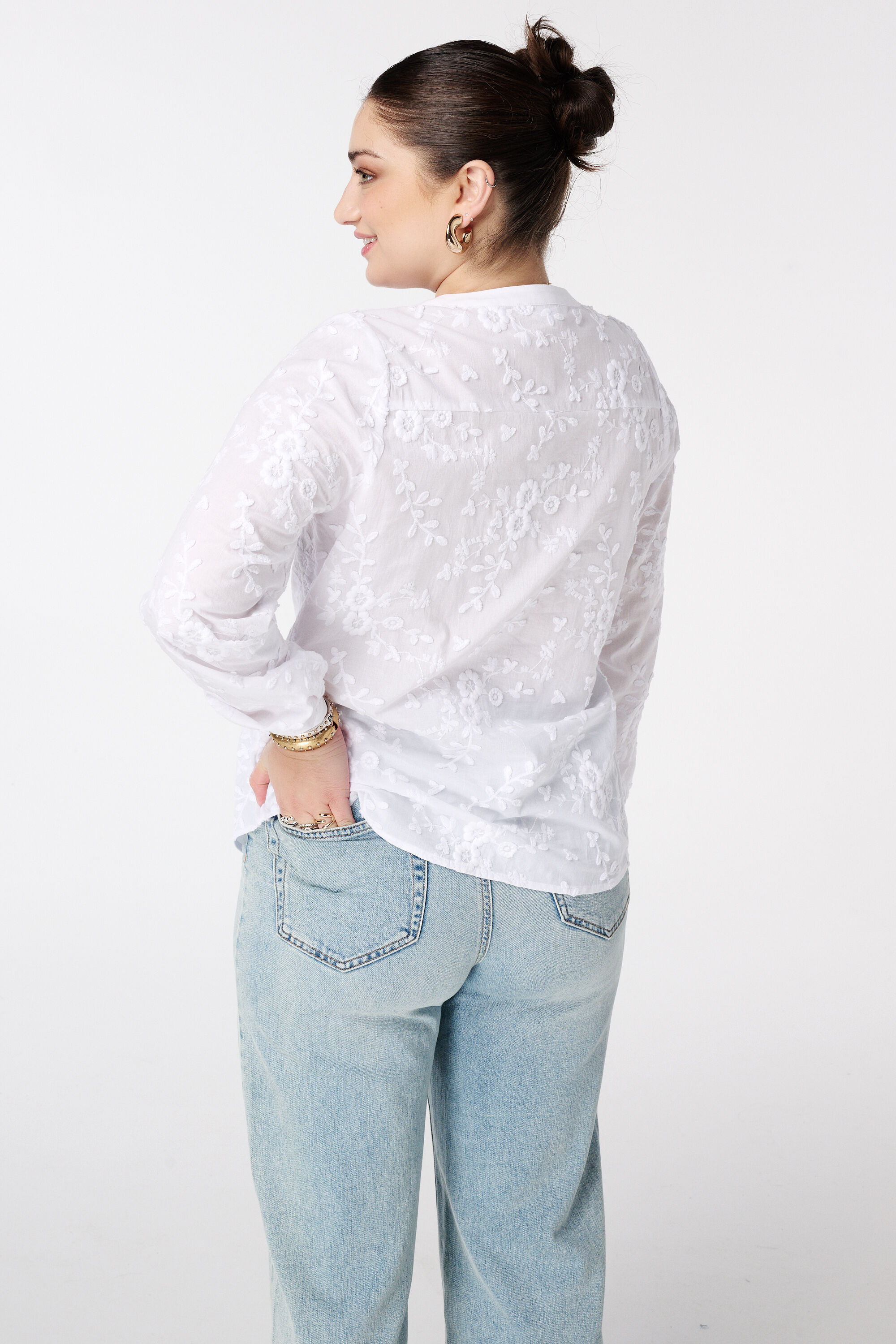 Blusa con estampado floral 3D image number 3