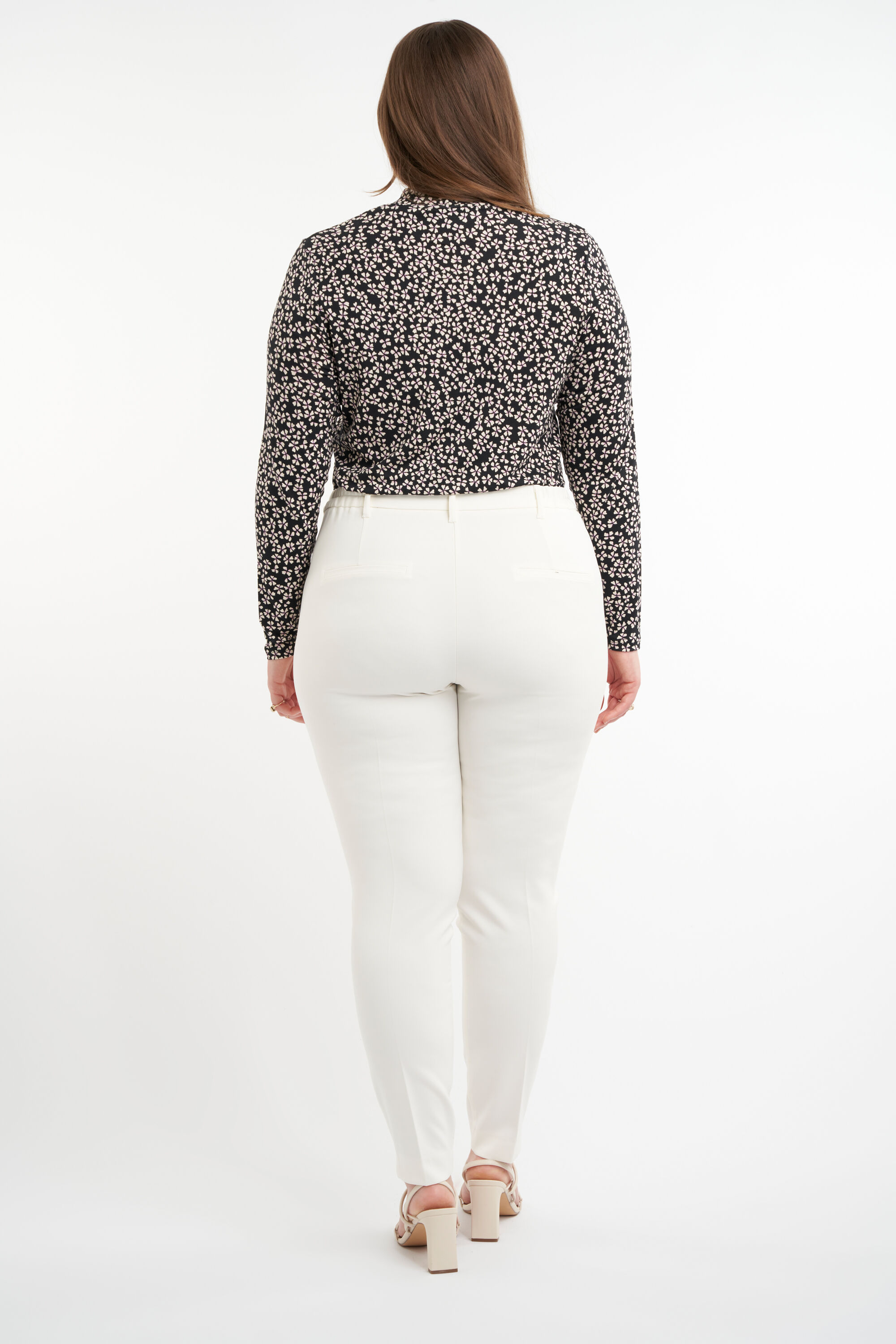 Pantalones  image number 3