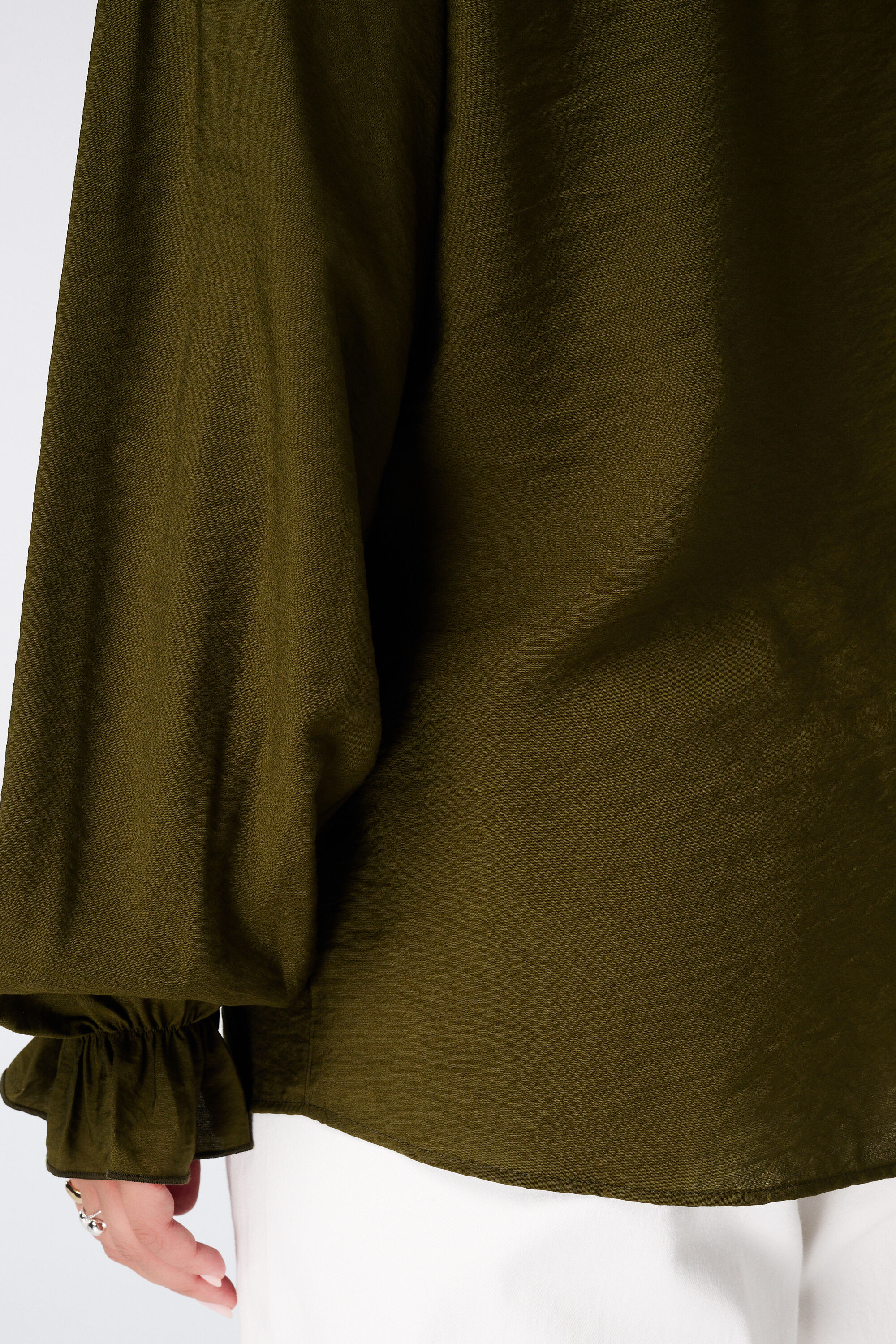 Blusa con volantes image number 6