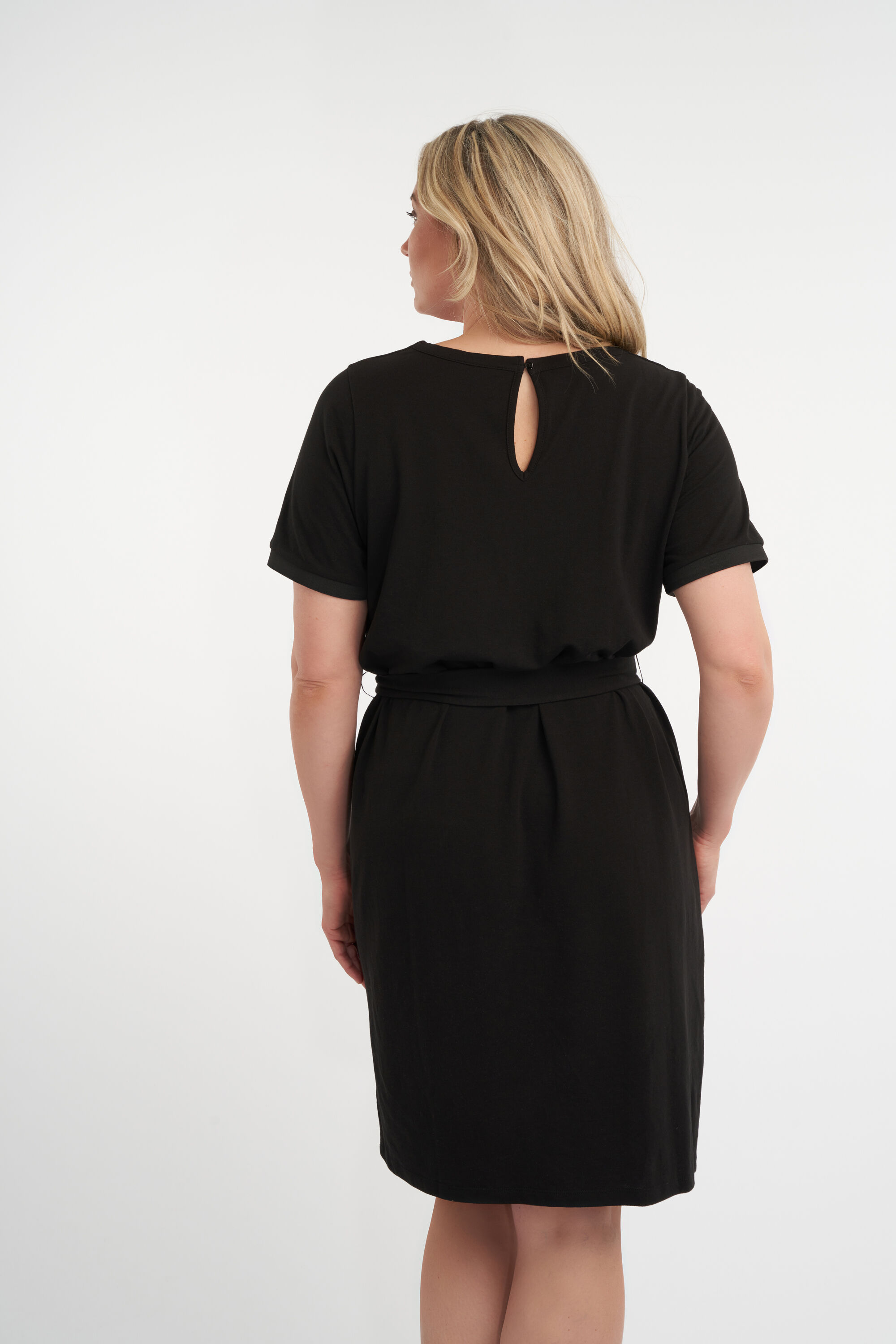 Vestido con cinto image number 3