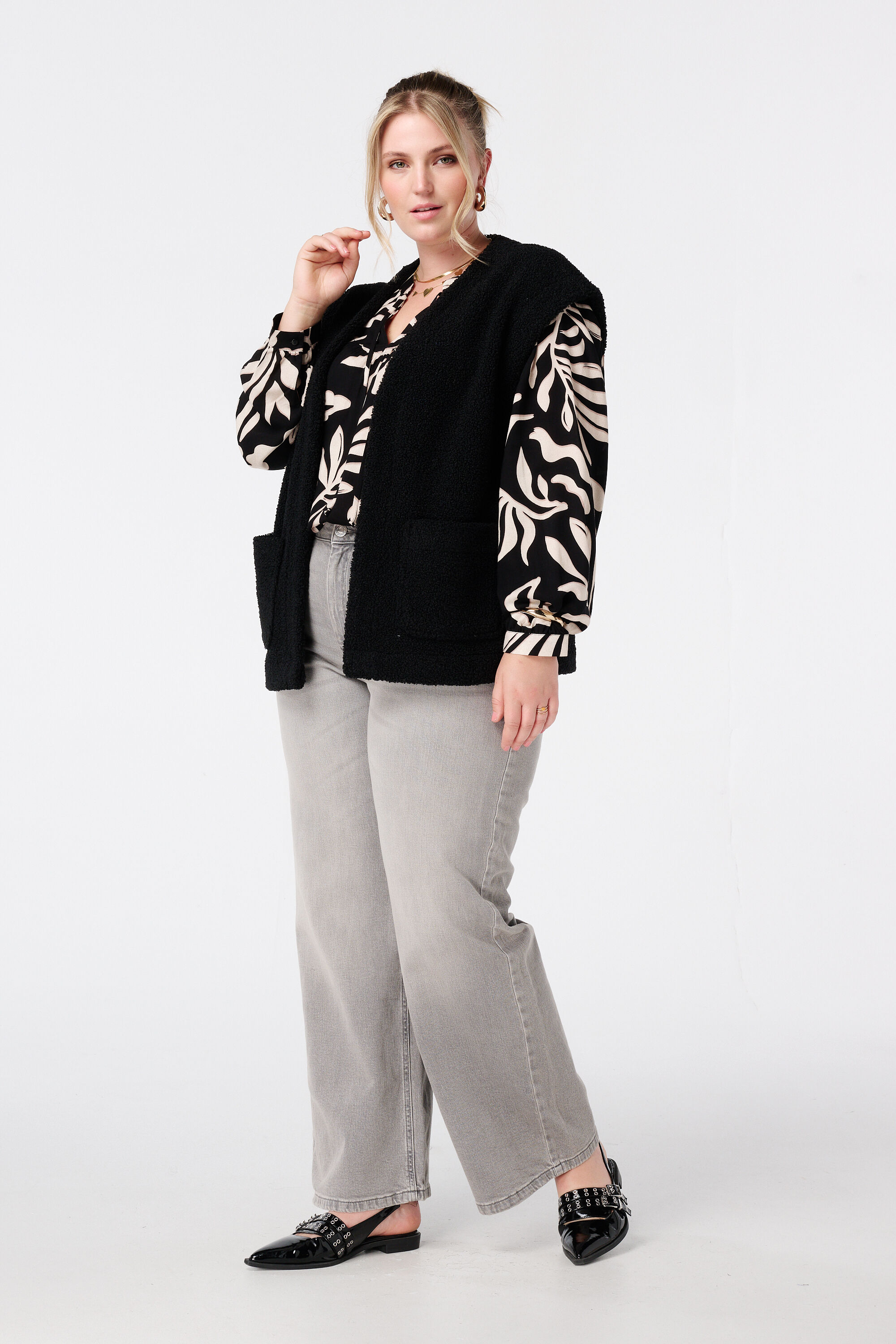 Blusa con estampado y bobinas image number 5