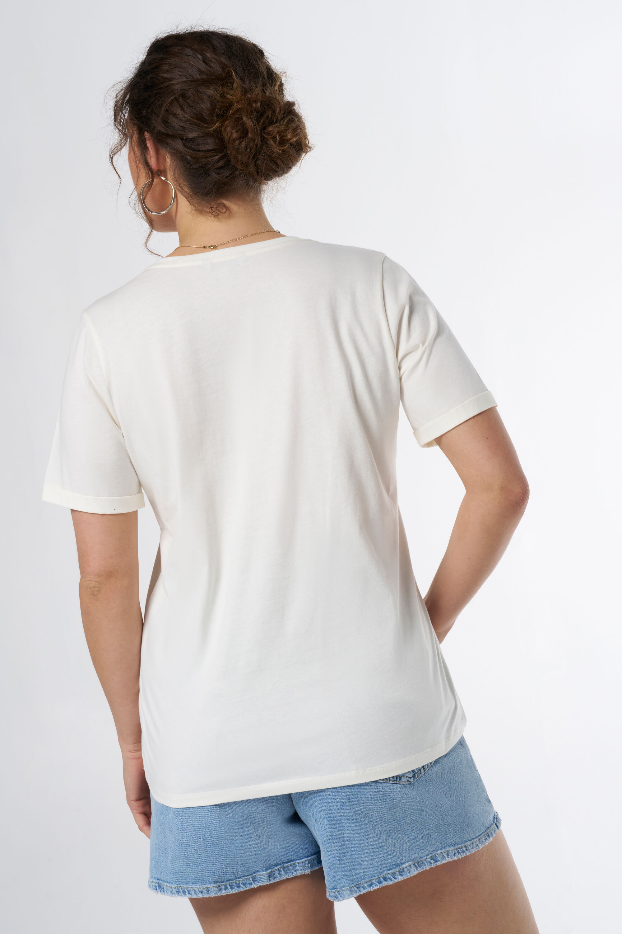 Camiseta con brillantes image number 3