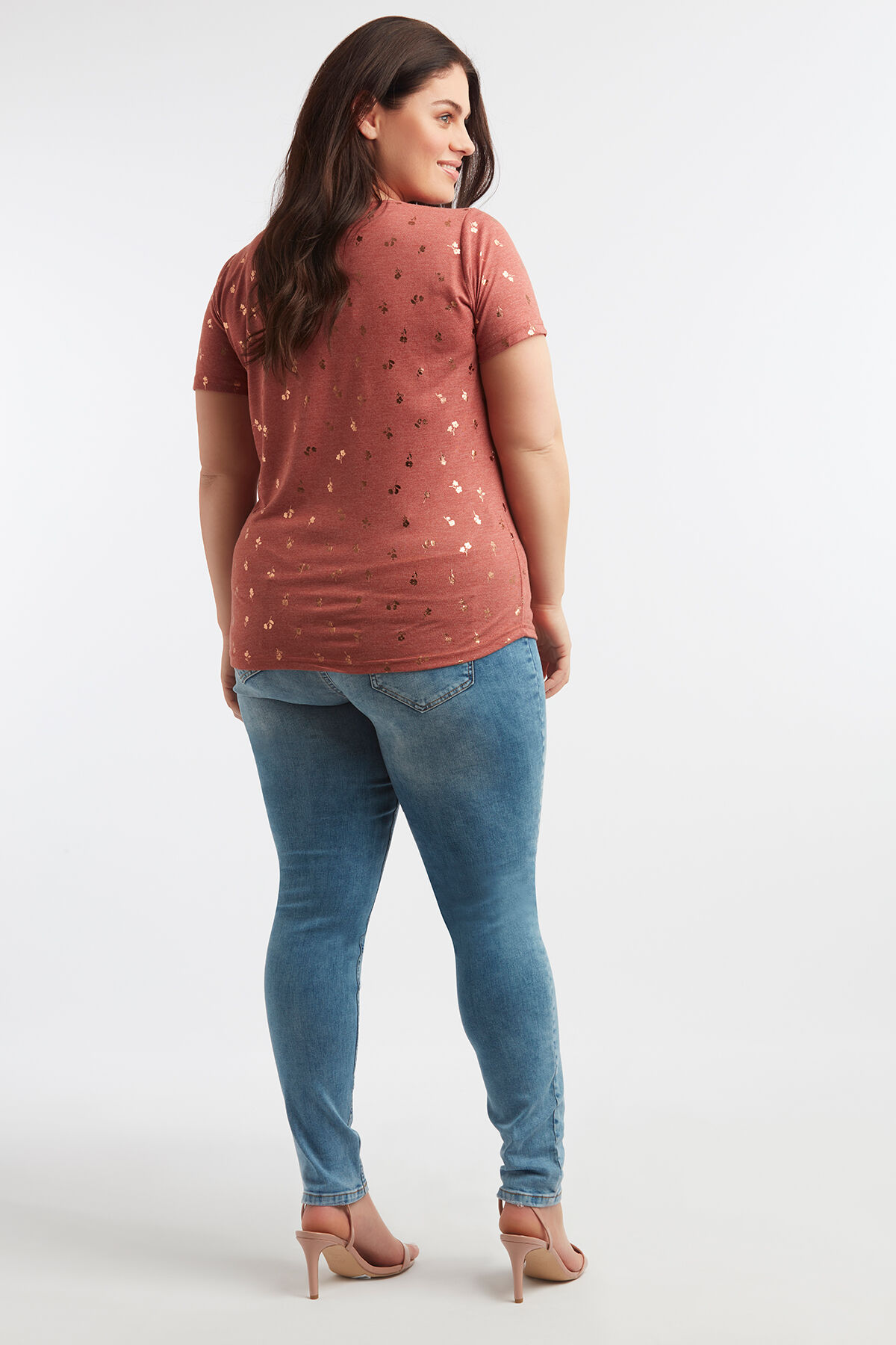 Camiseta con estampado met&aacute;lico image number 5