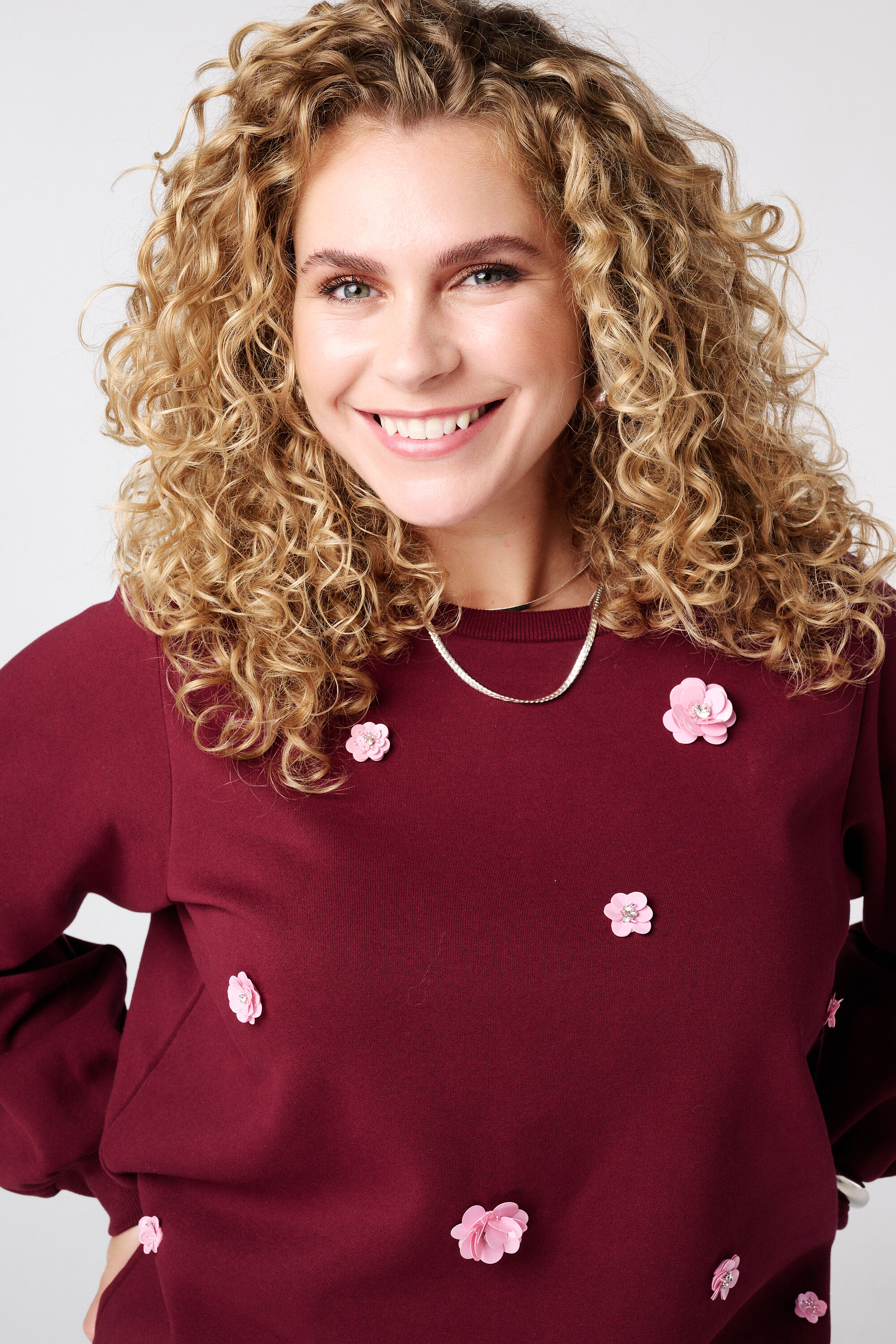 Jersey con flores en 3D image number 4