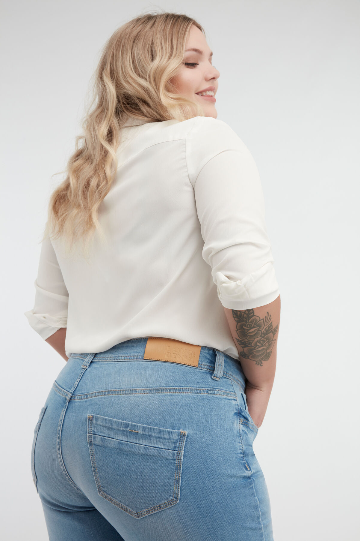 Vaqueros ROSE de corte holgado image number 4