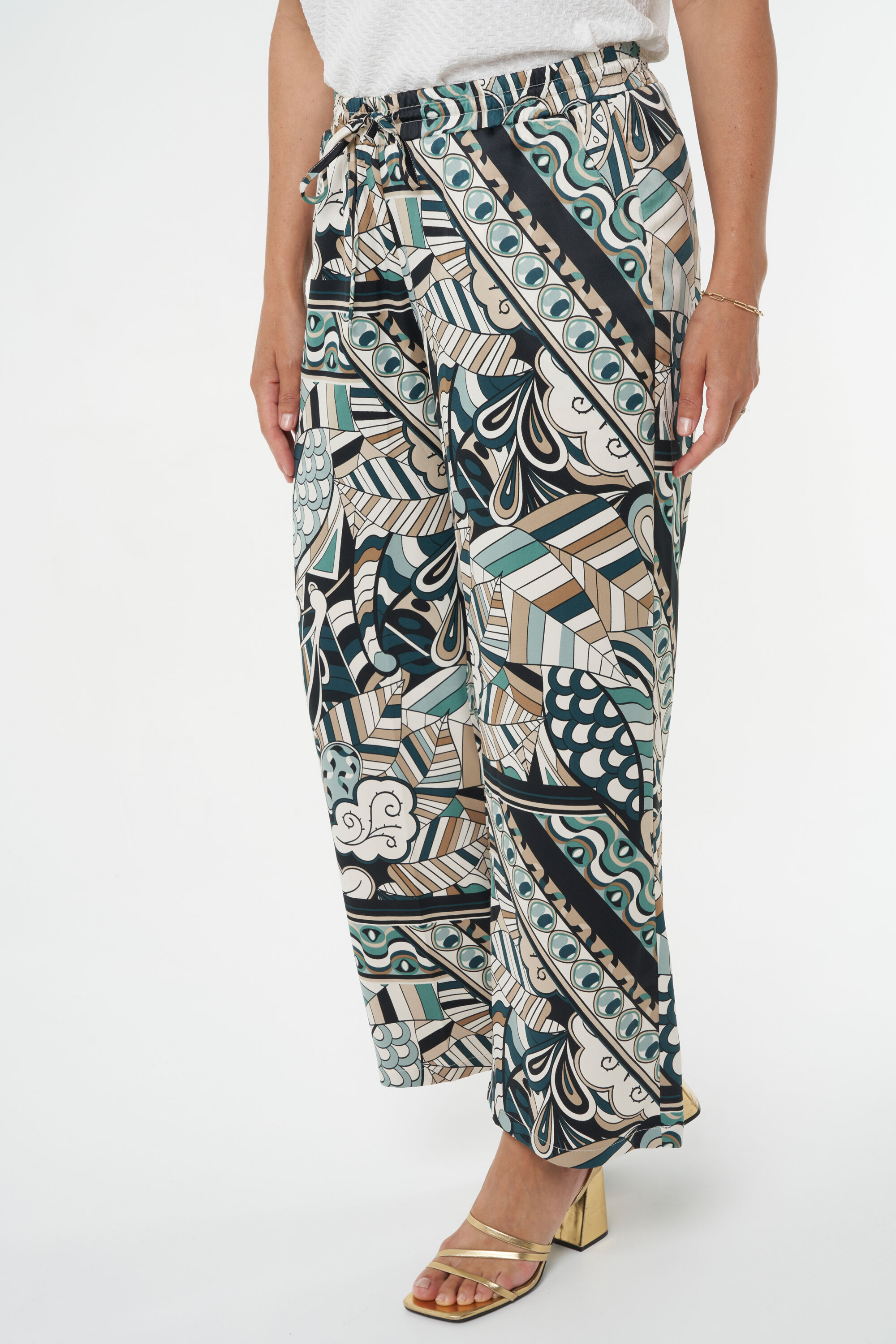 Pantalones de pernera ancha image number 6