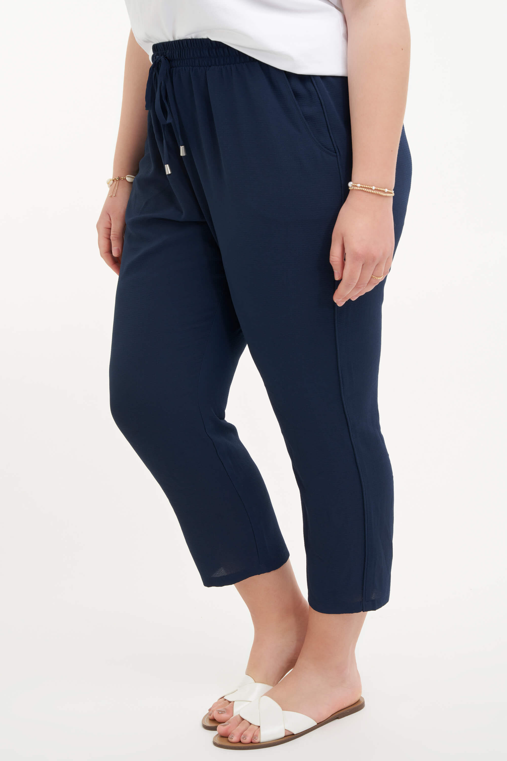Pantalones holgados  image number 4