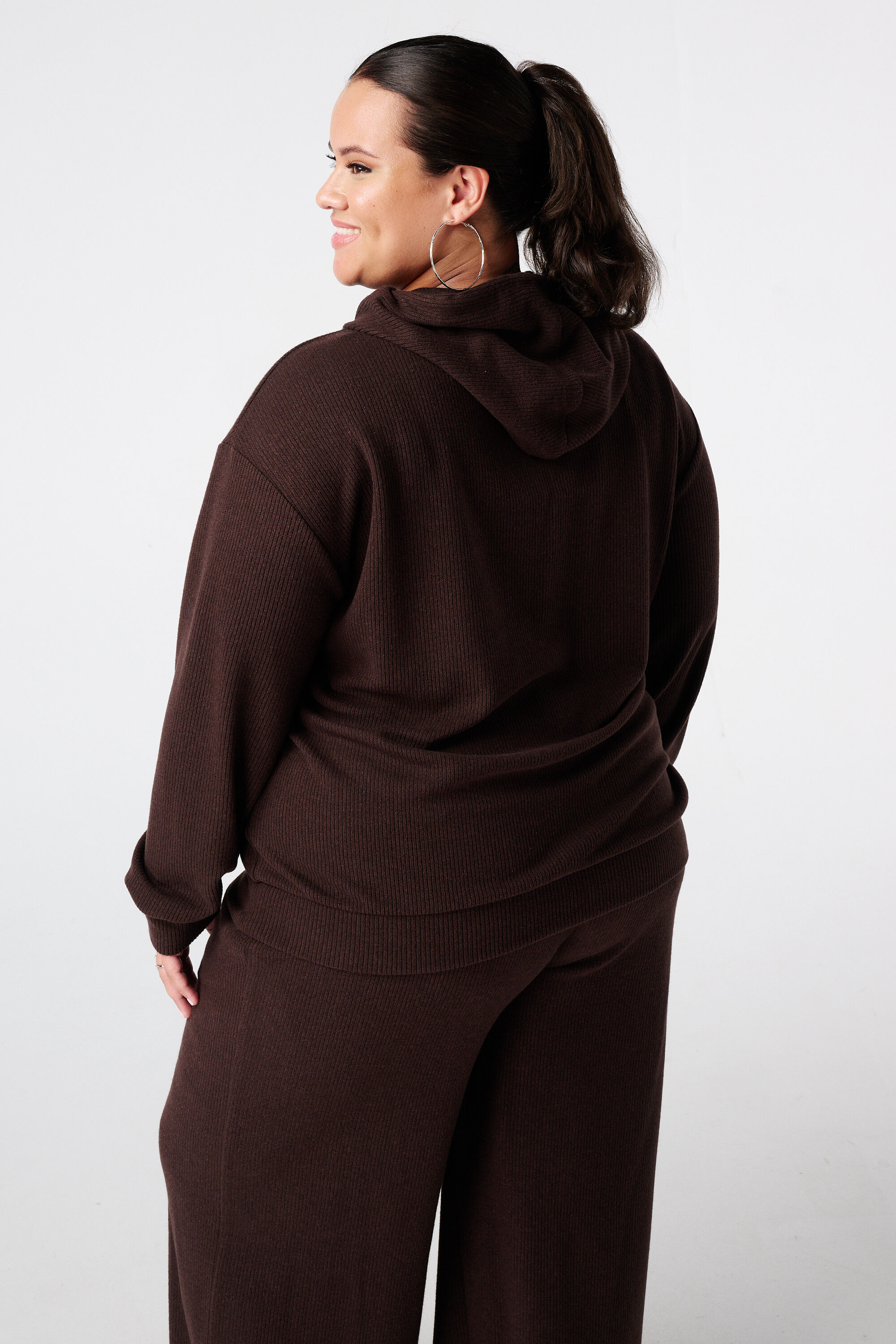 Sudadera con capucha y cordones image number 3