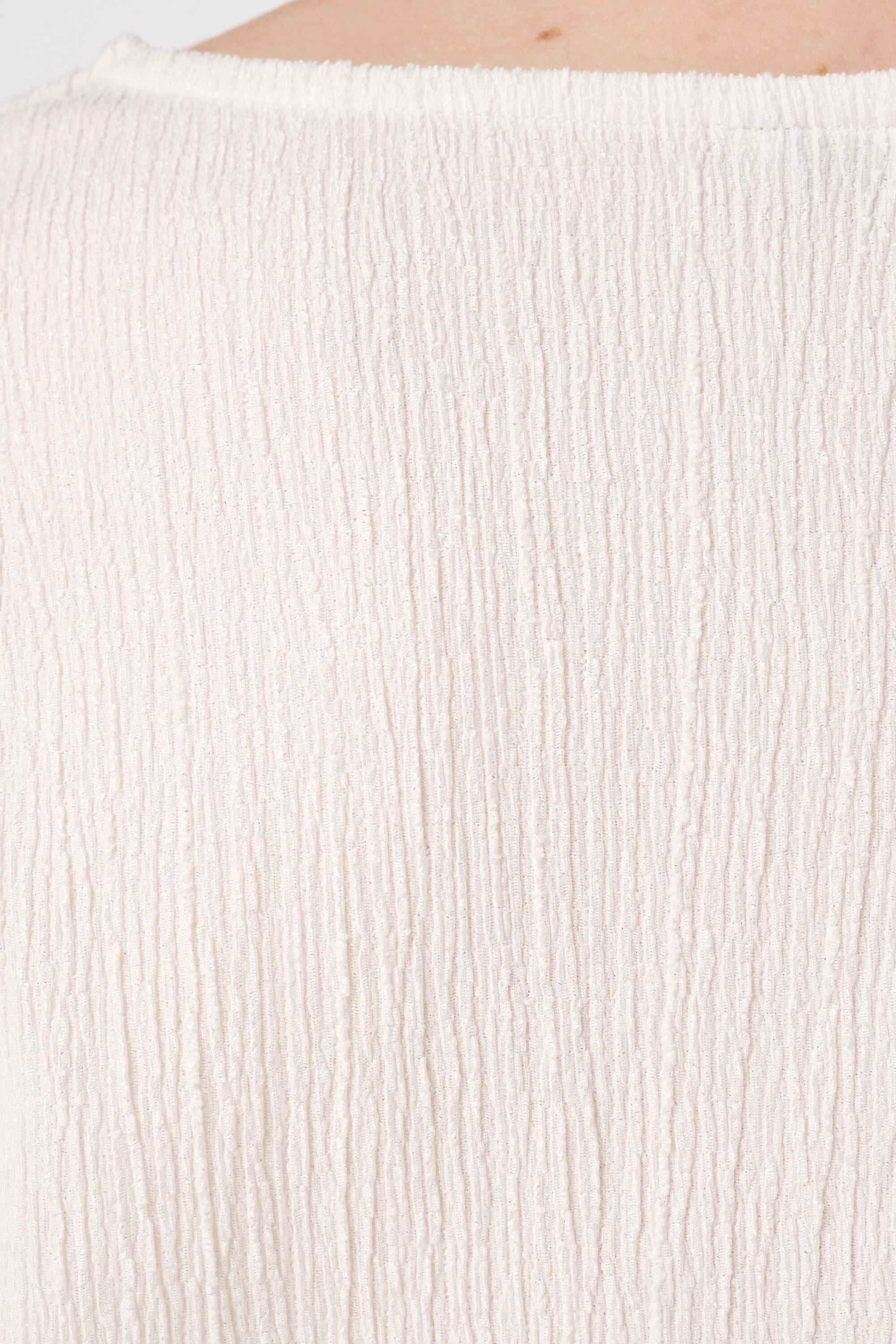 Top con textura y manga casquillo image number 6