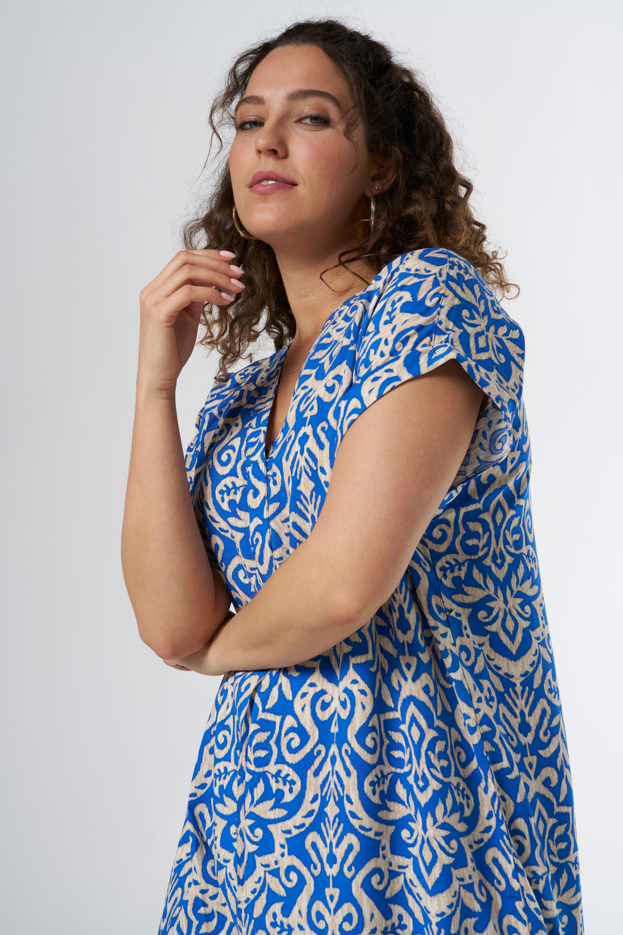 Vestido de corte holgado con estampado image number 5