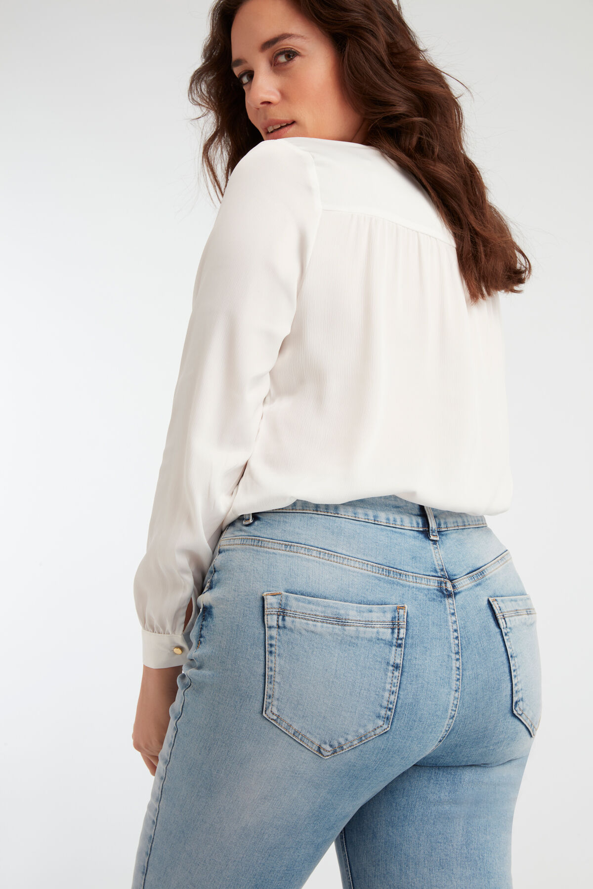 Vaqueros de pernera estrecha IRIS image number 3