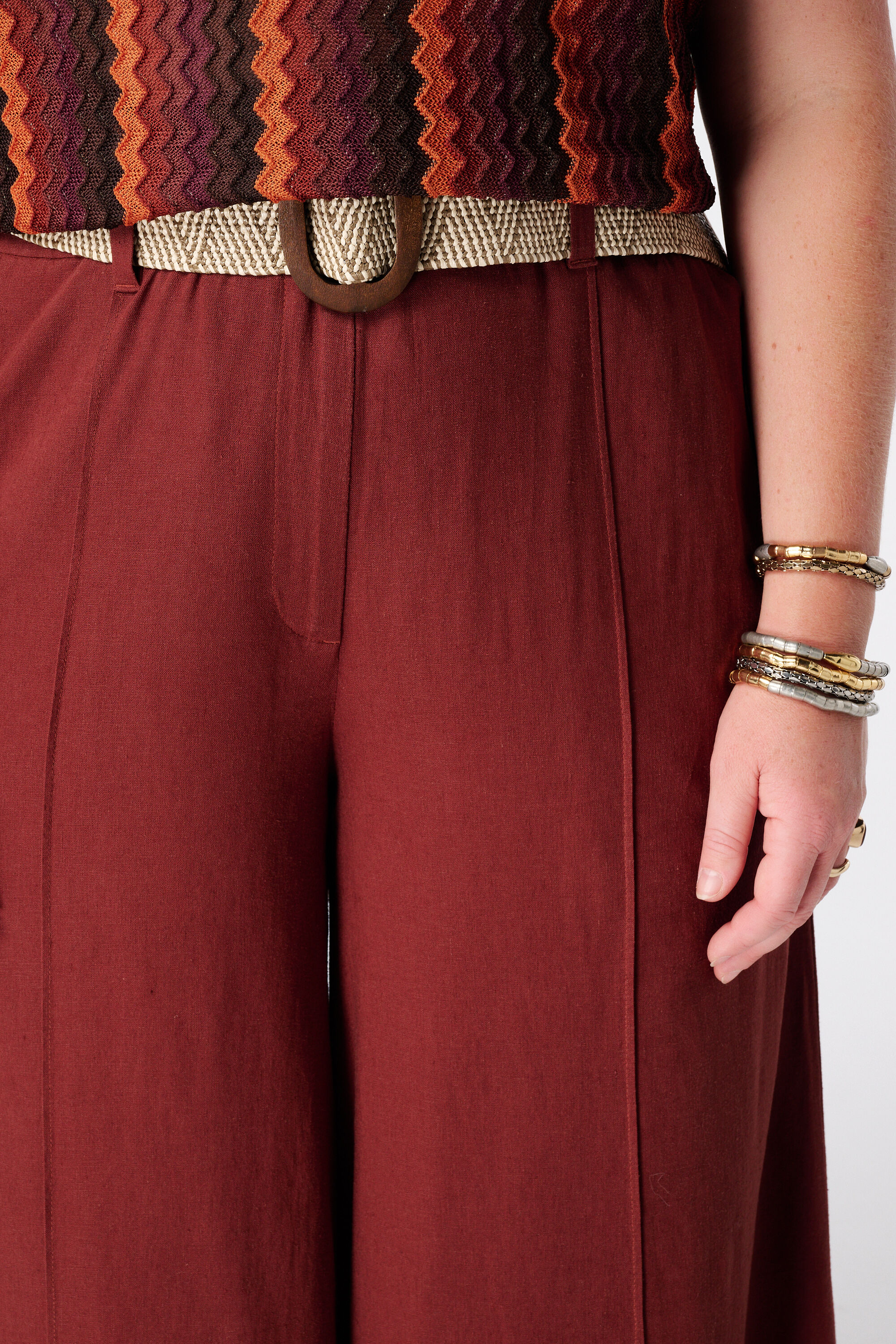 Pantal&oacute;n wide leg de lino con cintur&oacute;n image number 4