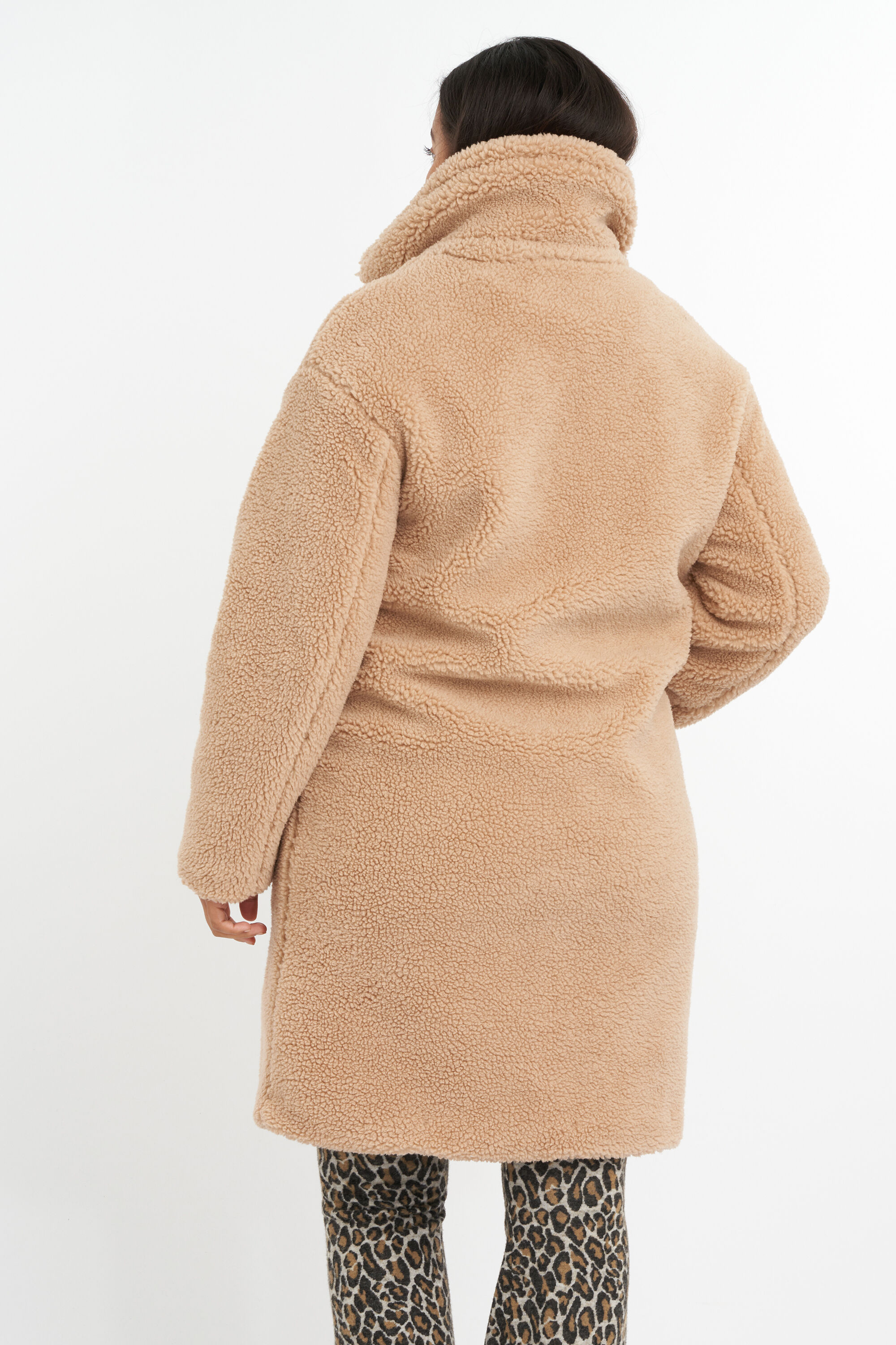 Abrigo de peluche oversized image number 4