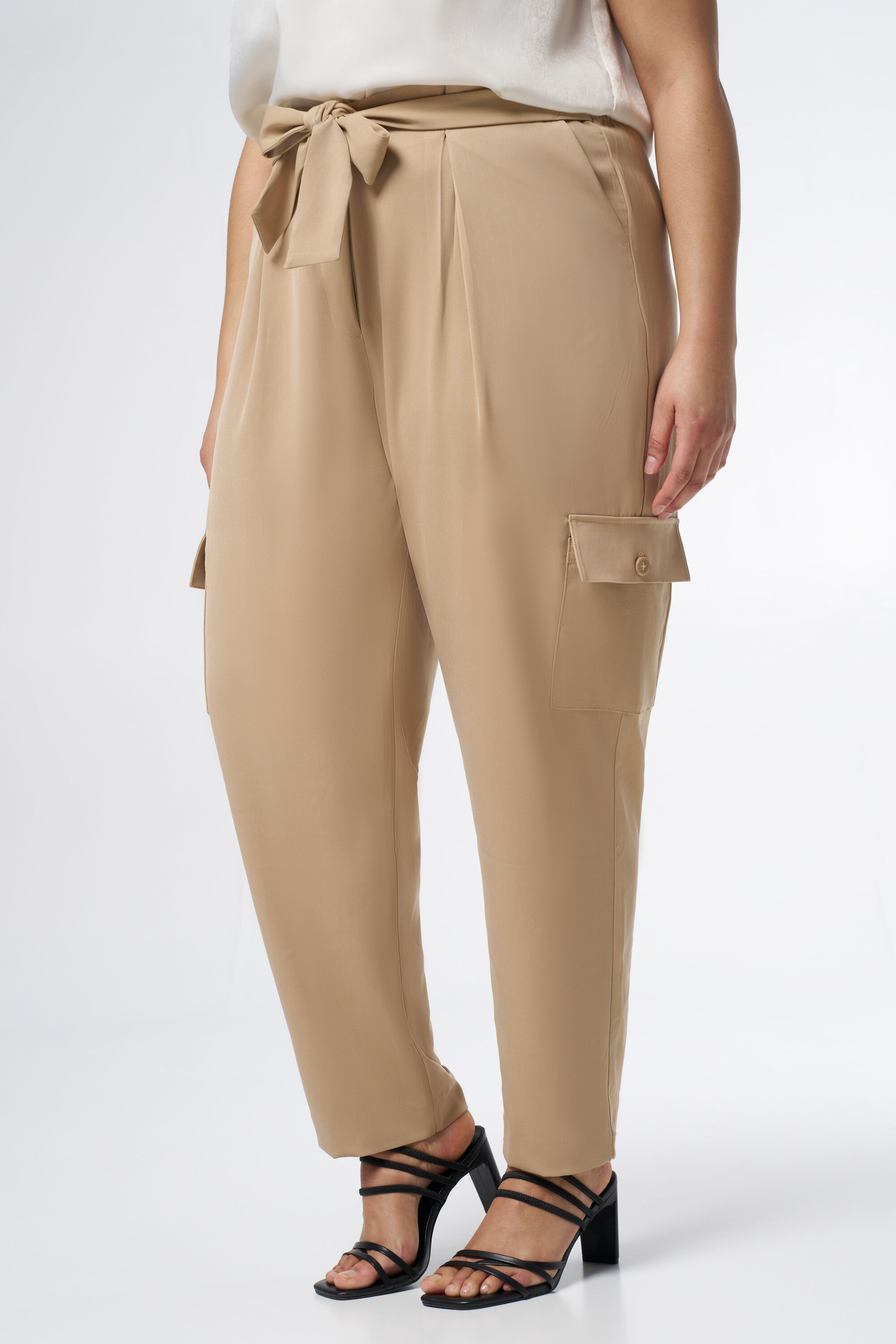 Pantalones holgados con bolsillos image number 5