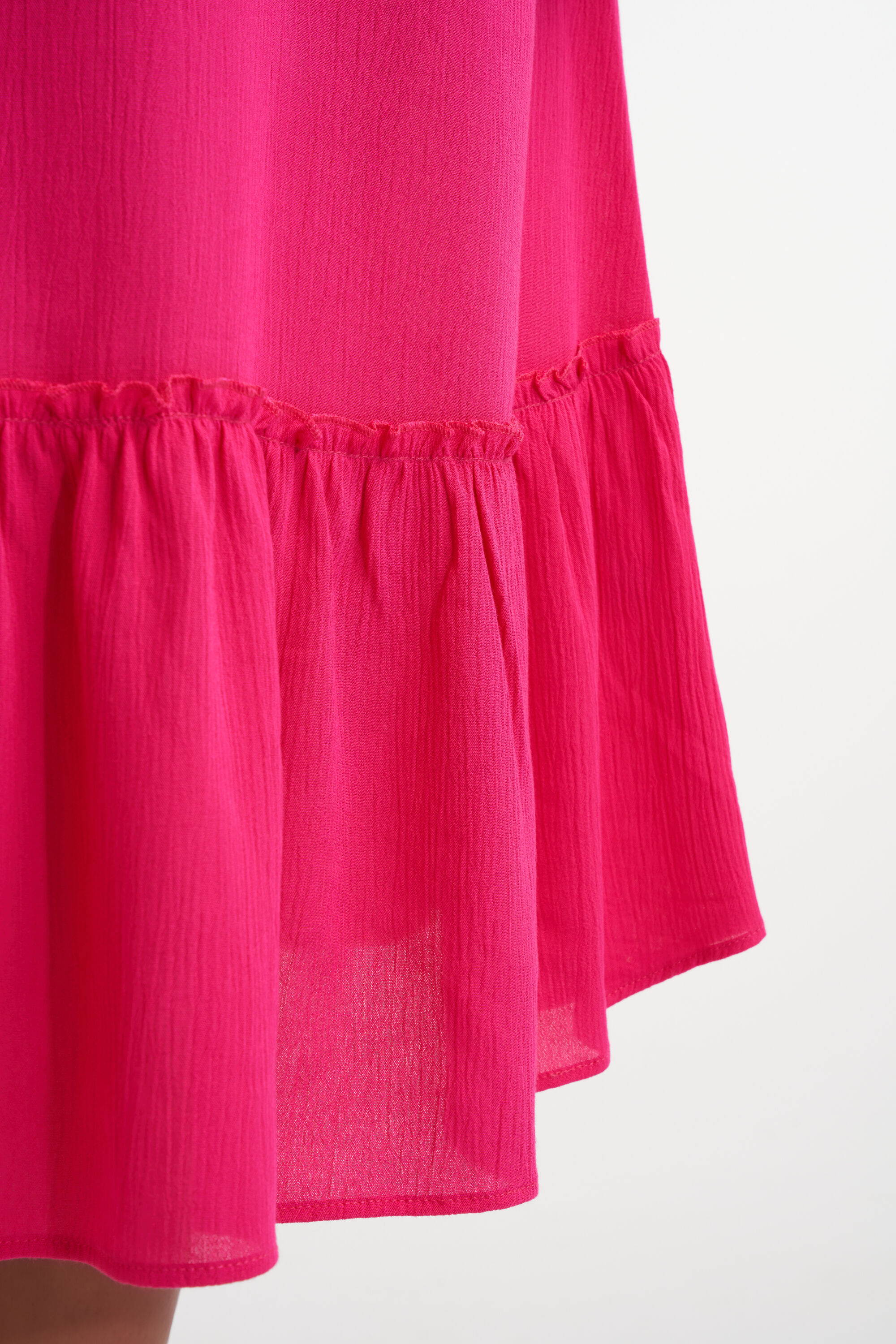 Vestido midi con tirantes  image number 5