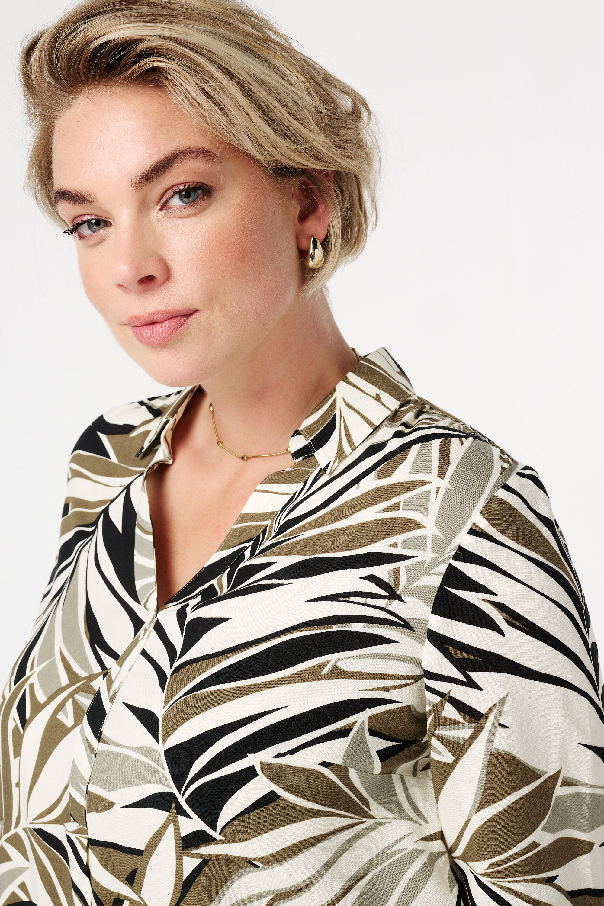 Blusa con estampado image number 4