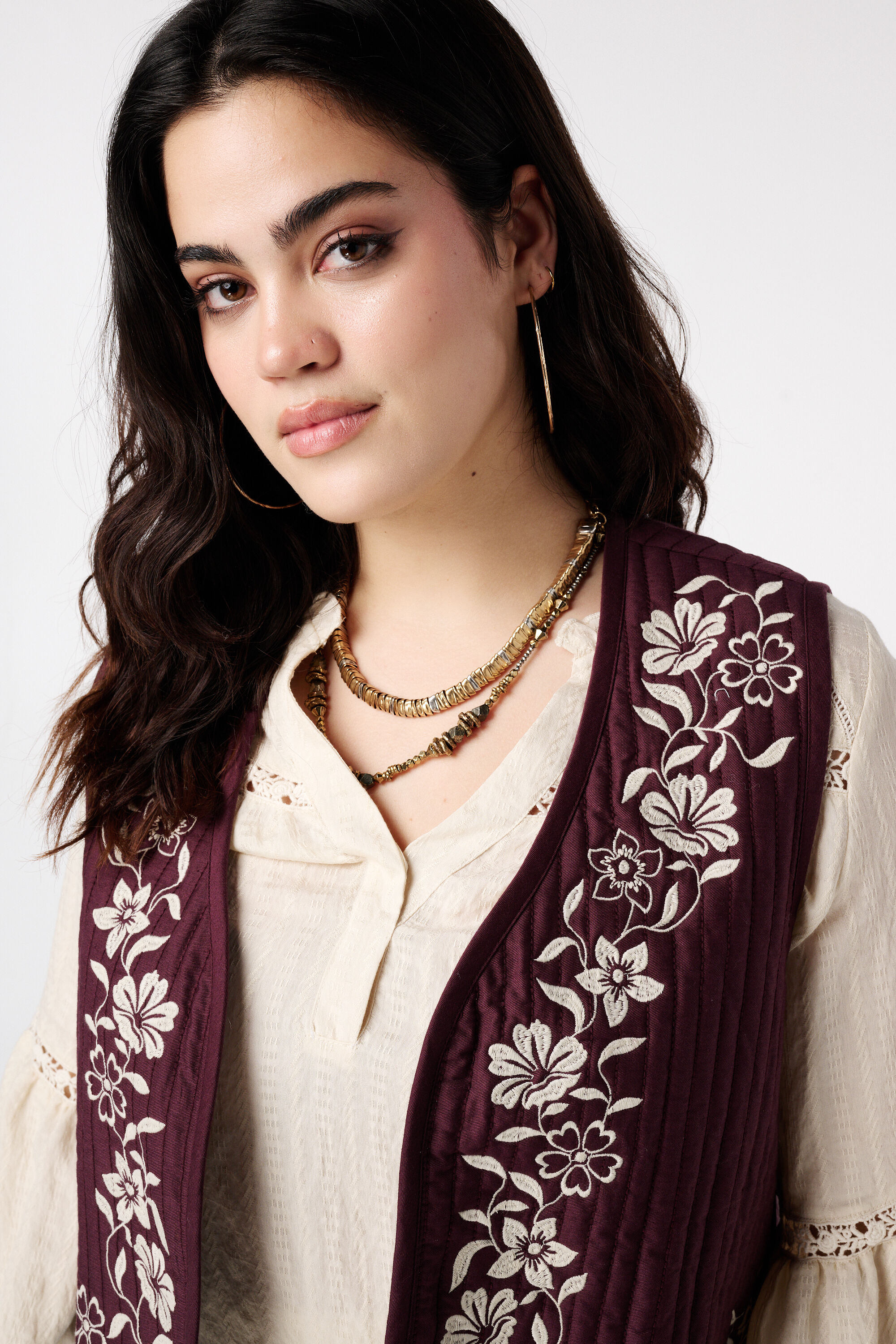 C&aacute;rdigan con bordado image number 4