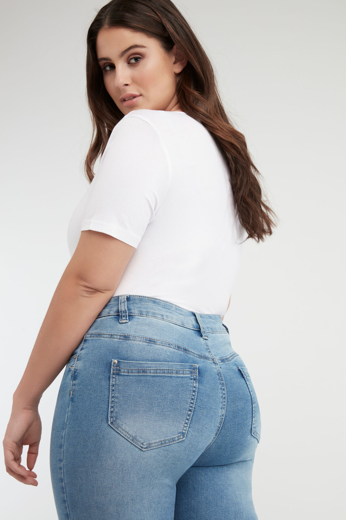 Vaqueros de pitillo CHERRY de cintura alta image number 3