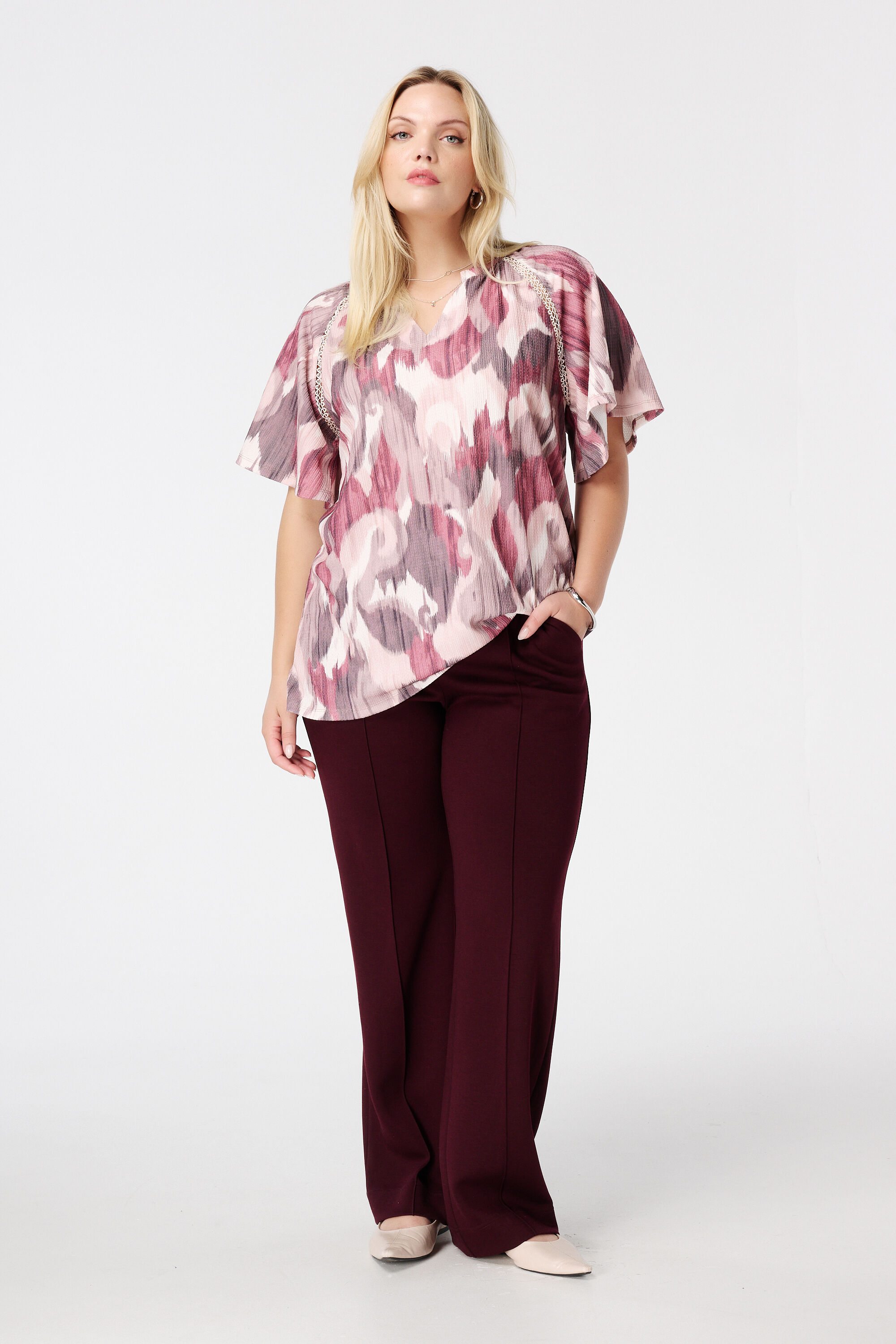 Top con mangas mariposa image number 5