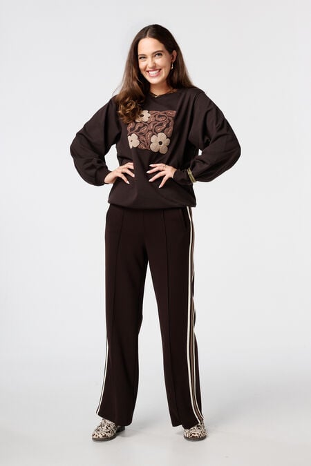 Pantalón ancho con ribete lateral Pantalón ancho con ribete lateral