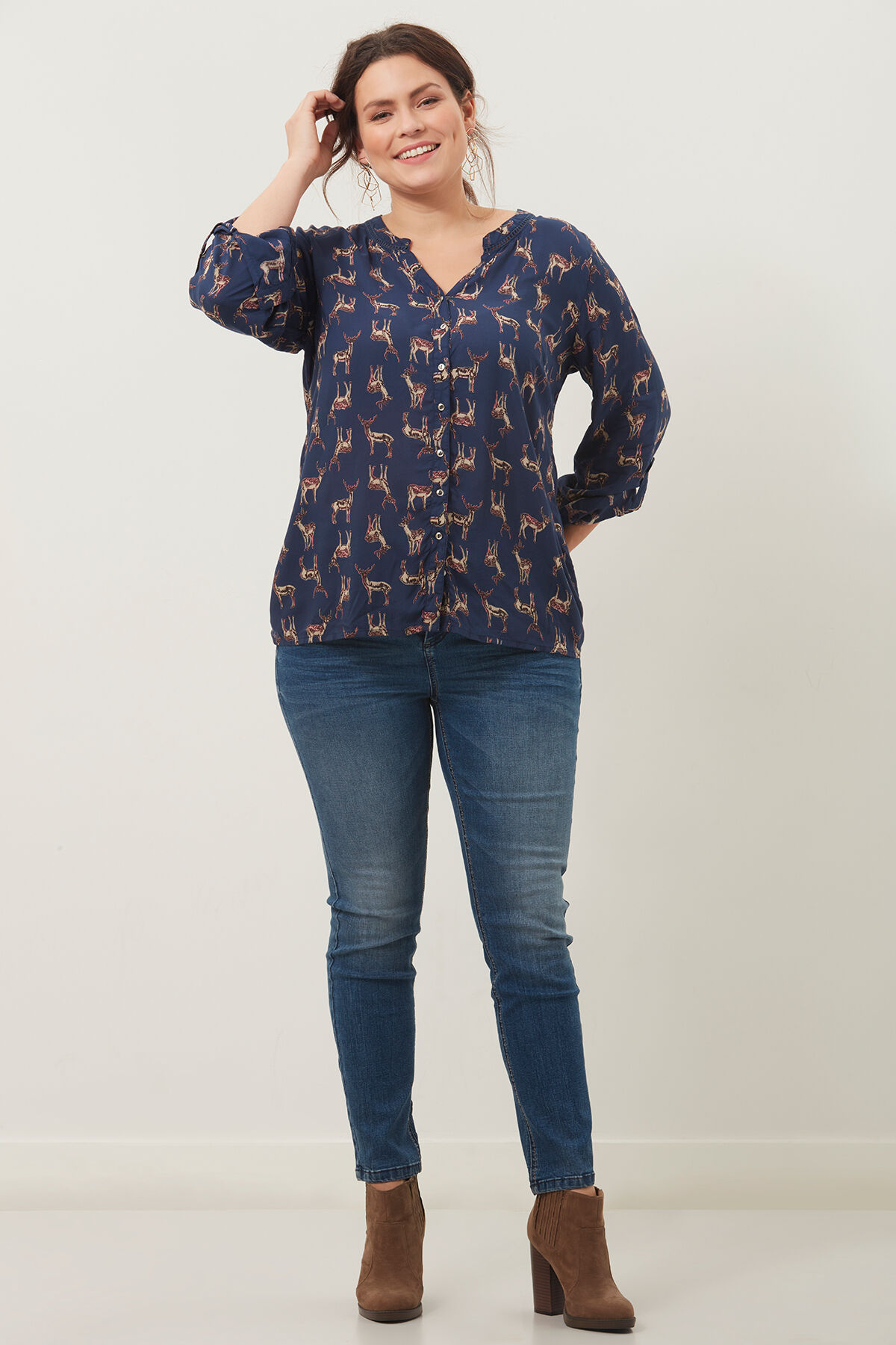 Blusa totalmente estampada image number 3