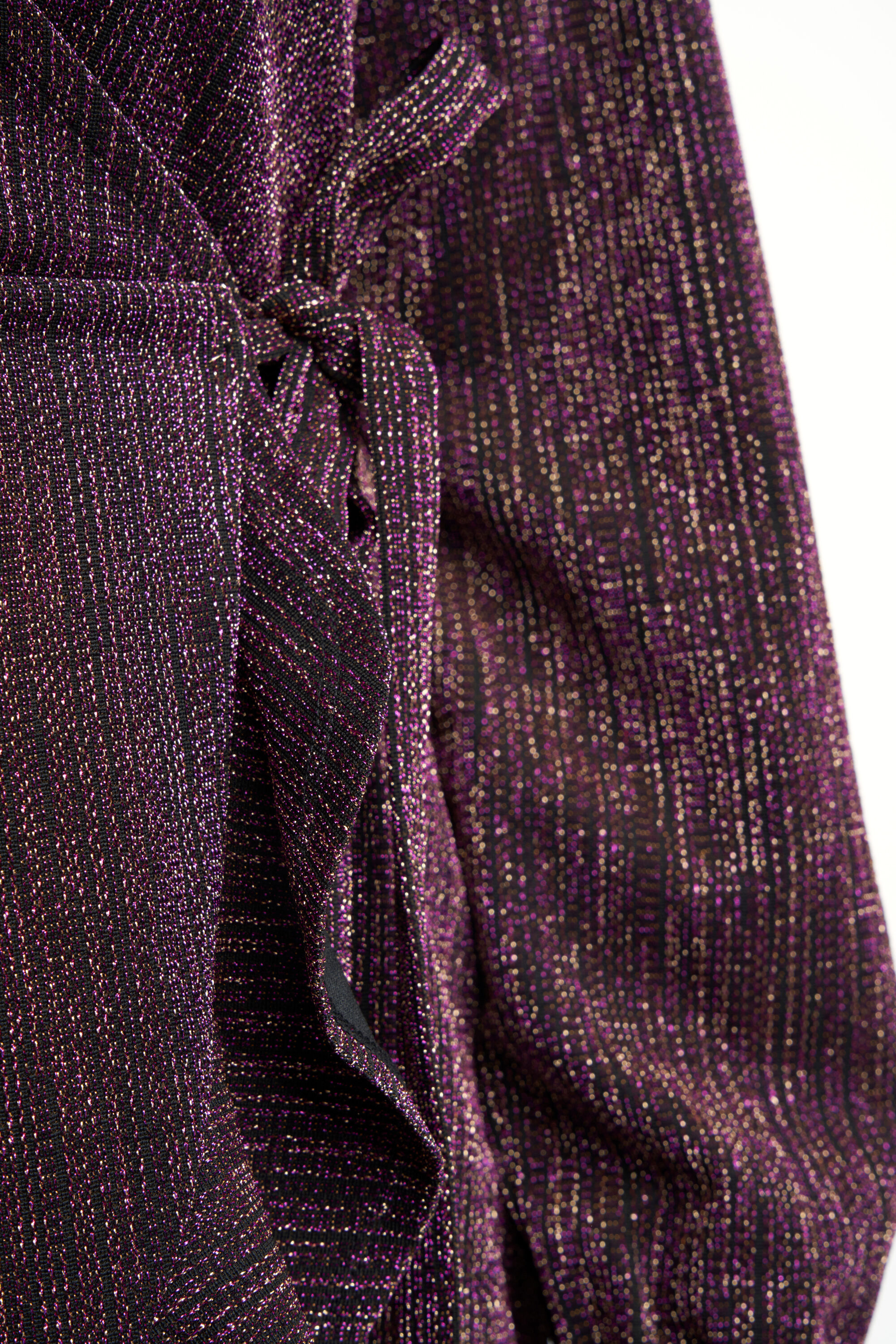 Vestido cruzado con purpurina image number 6