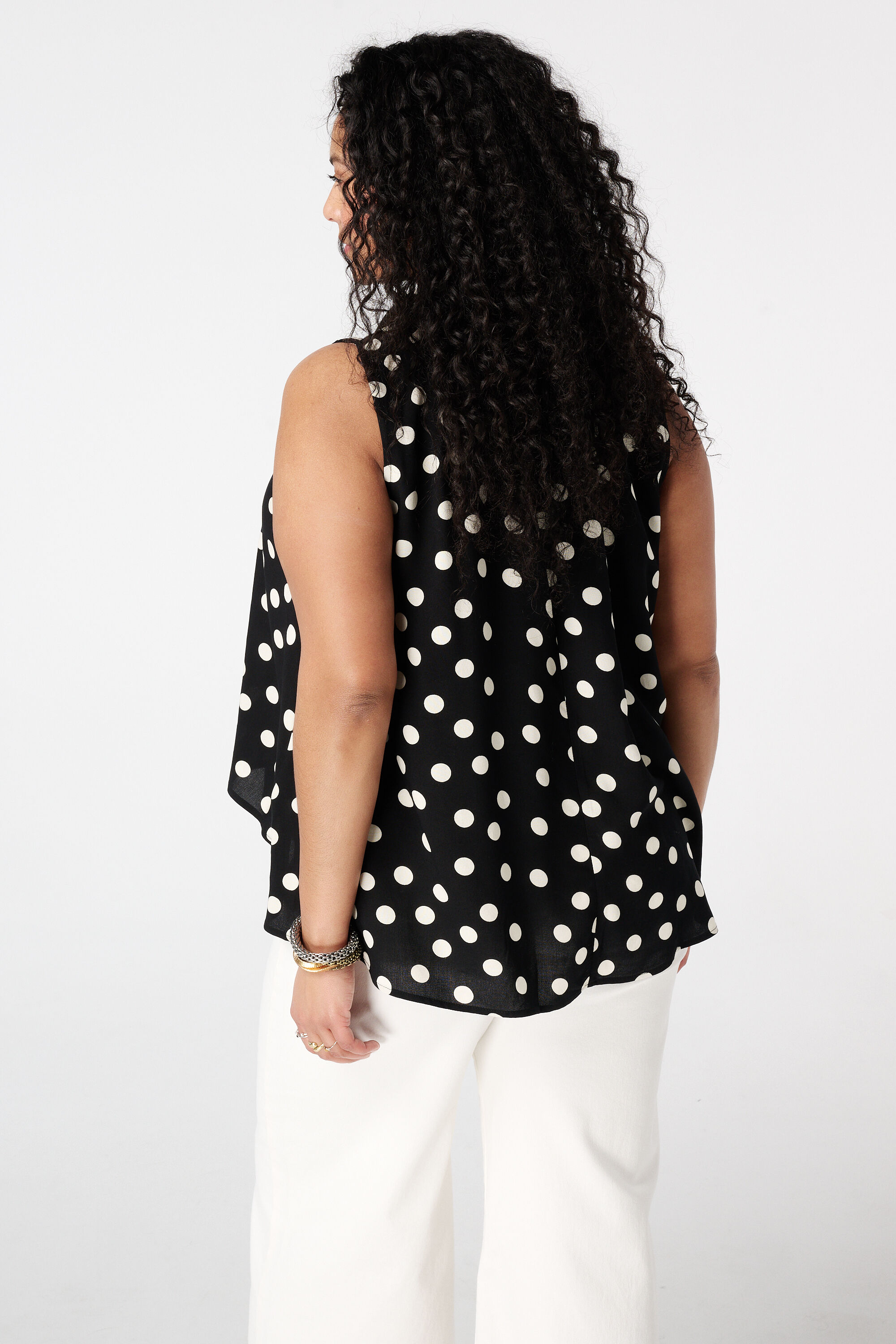 Blusa de lunares con pa&ntilde;uelo image number 3