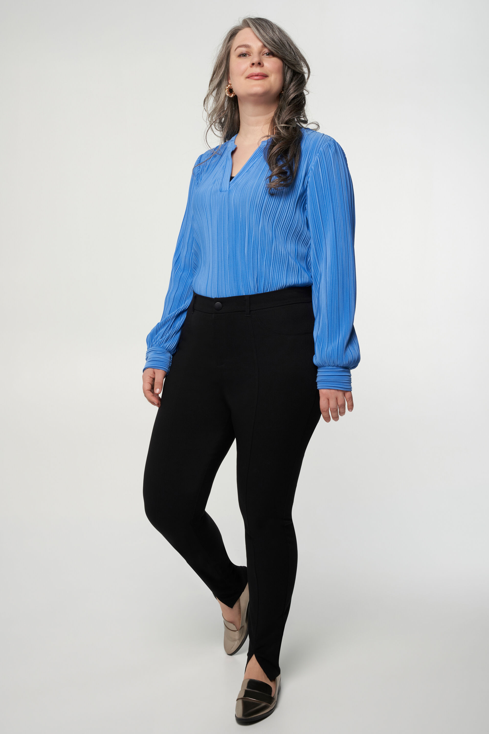 Pantalones con aberturas en la parte delantera.  image number 6