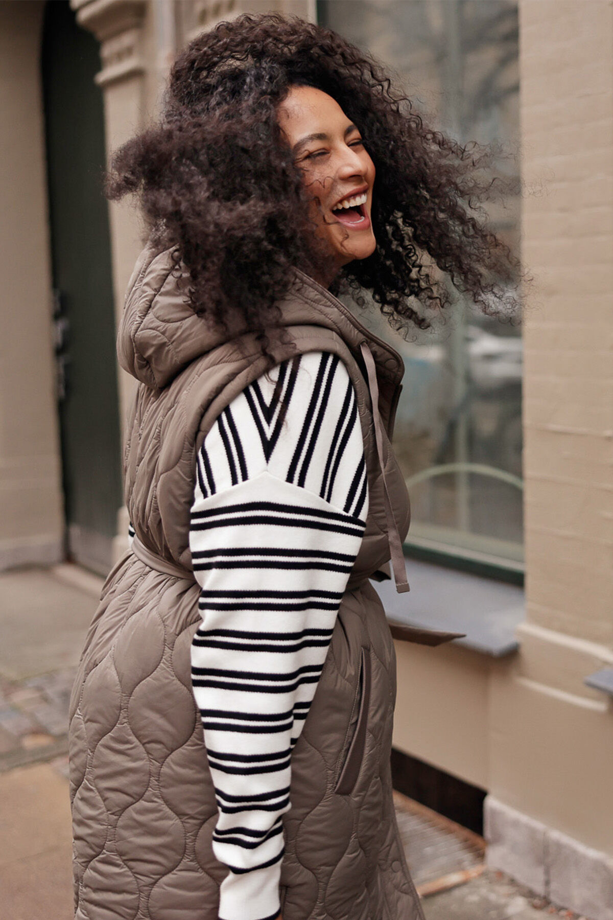 Chaqueta acolchada con mangas desmontables image number 6