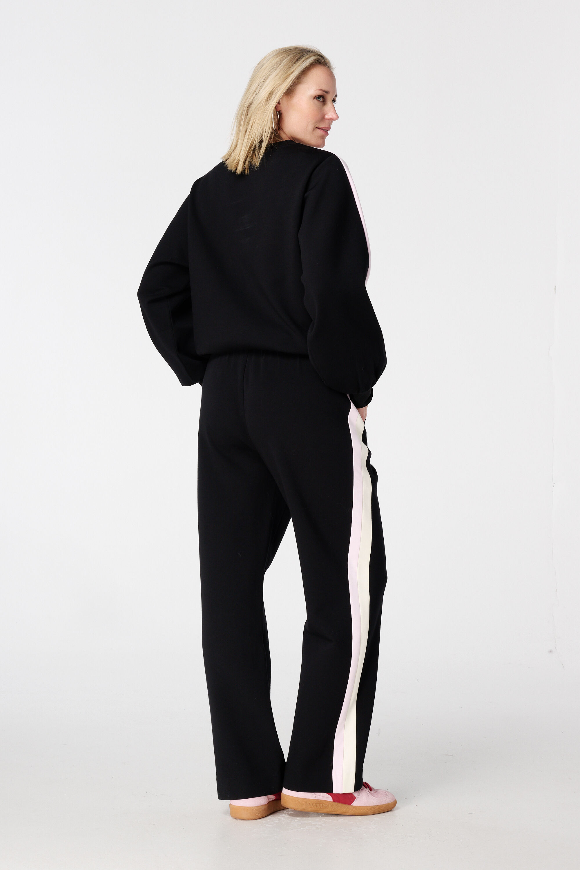 Pantalones con raya lateral image number 3