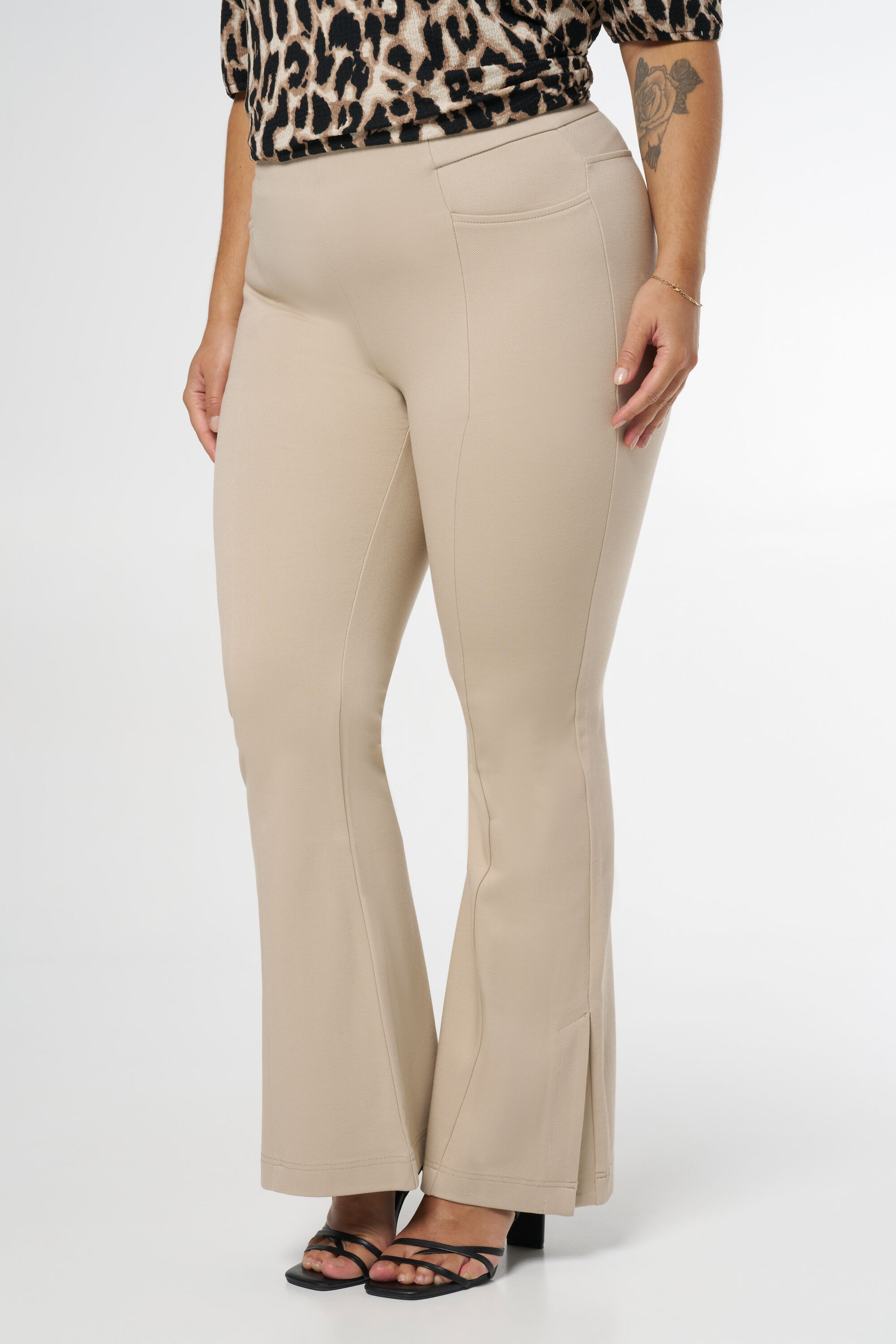 Treggings acampanados image number 5