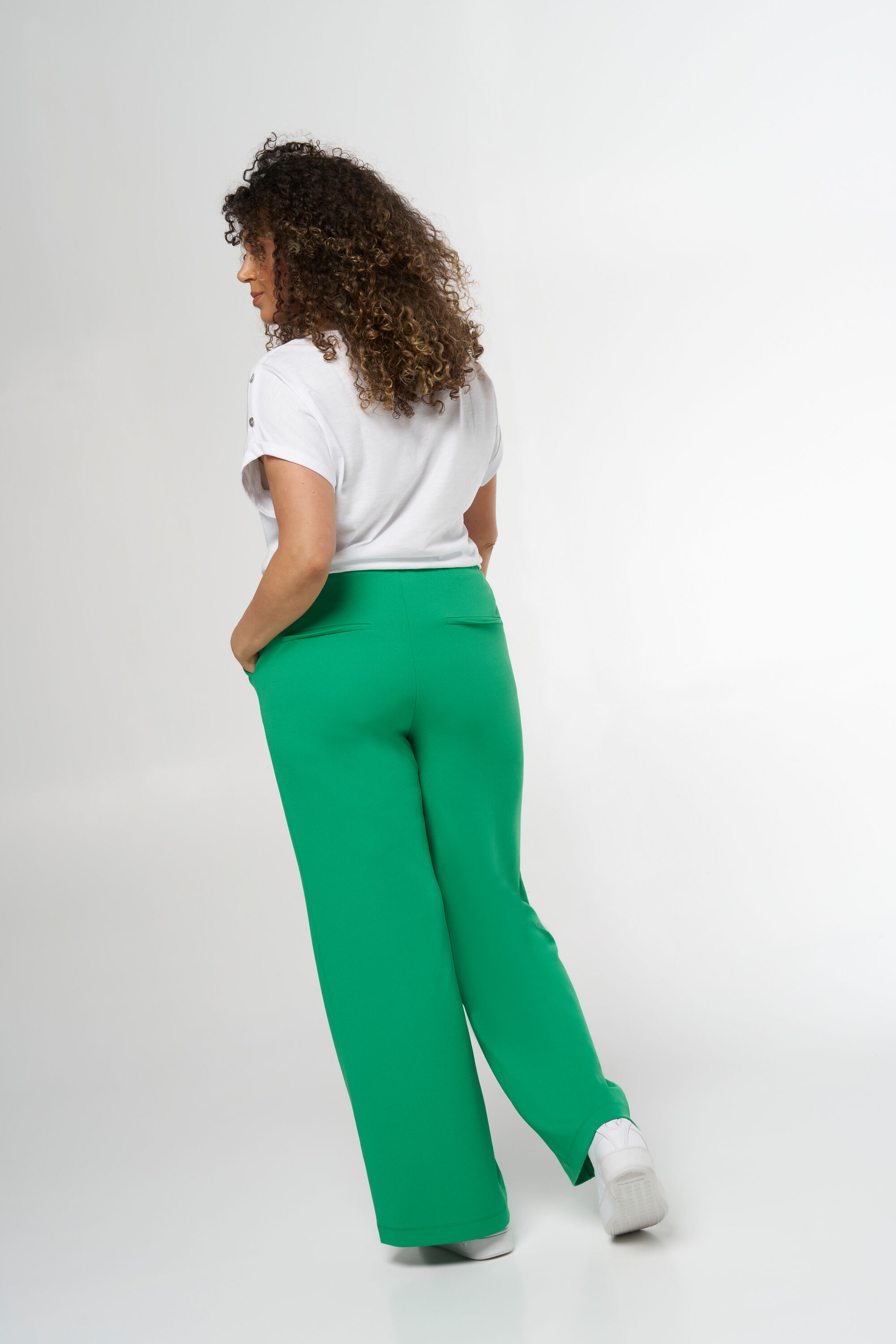 Pantalones el&aacute;sticos con pernera ancha image number 1