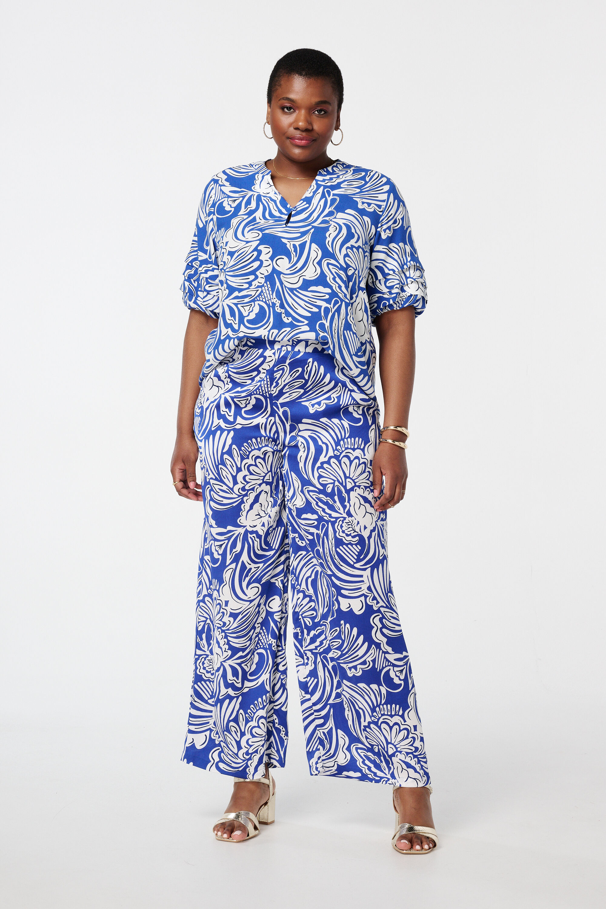 Pantalones con estampado image number 6