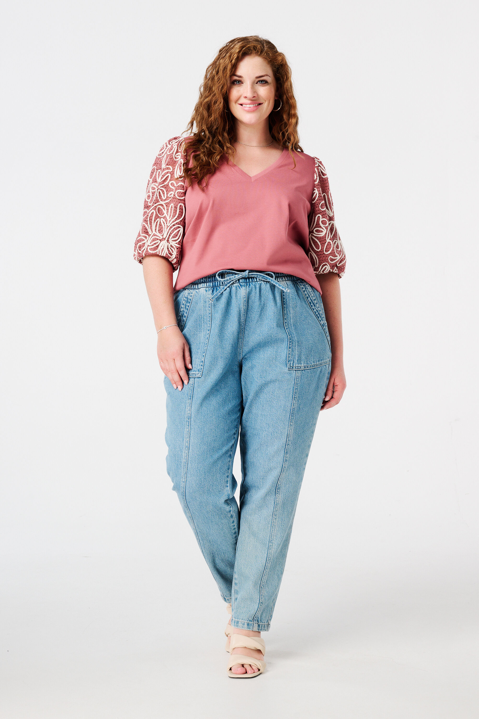 Camiseta con mangas bordadas image number 5