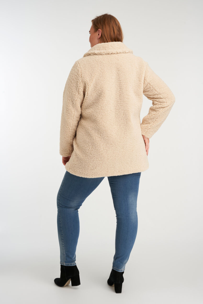 Chaquetas de peluche suave image number 4