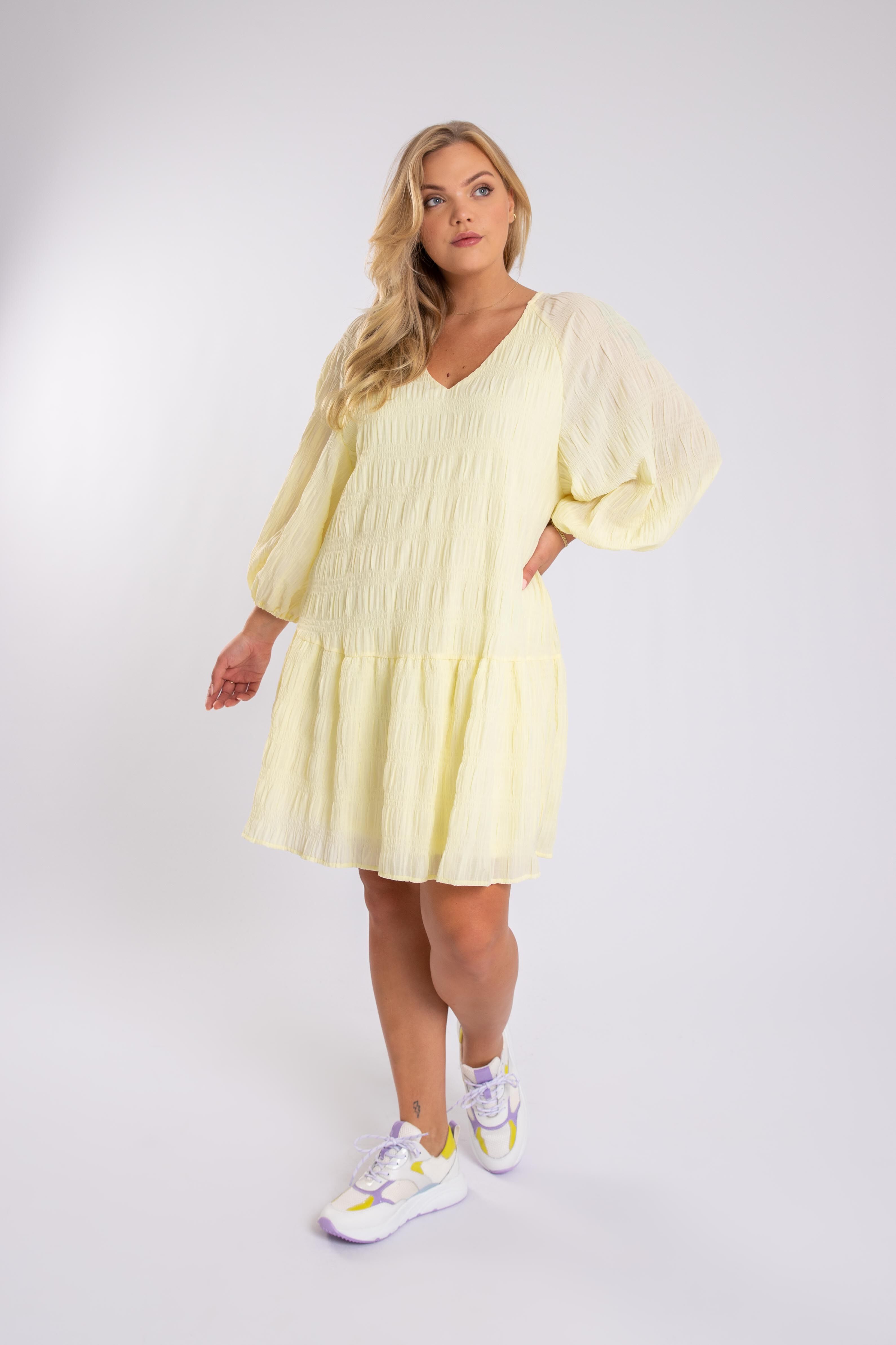 Vestido con corte en A  image number 6