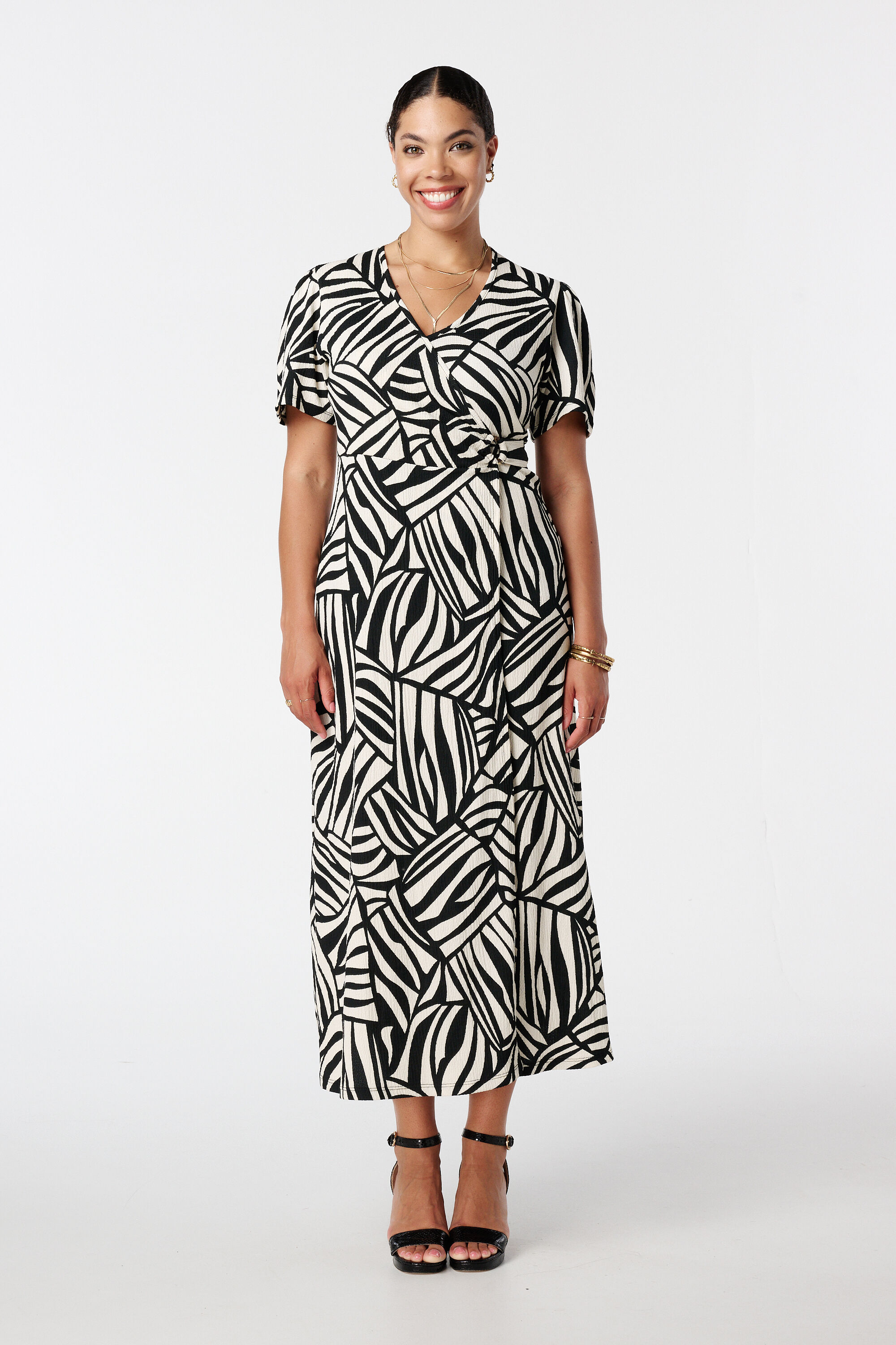 Vestido cruzado con estampado image number 5