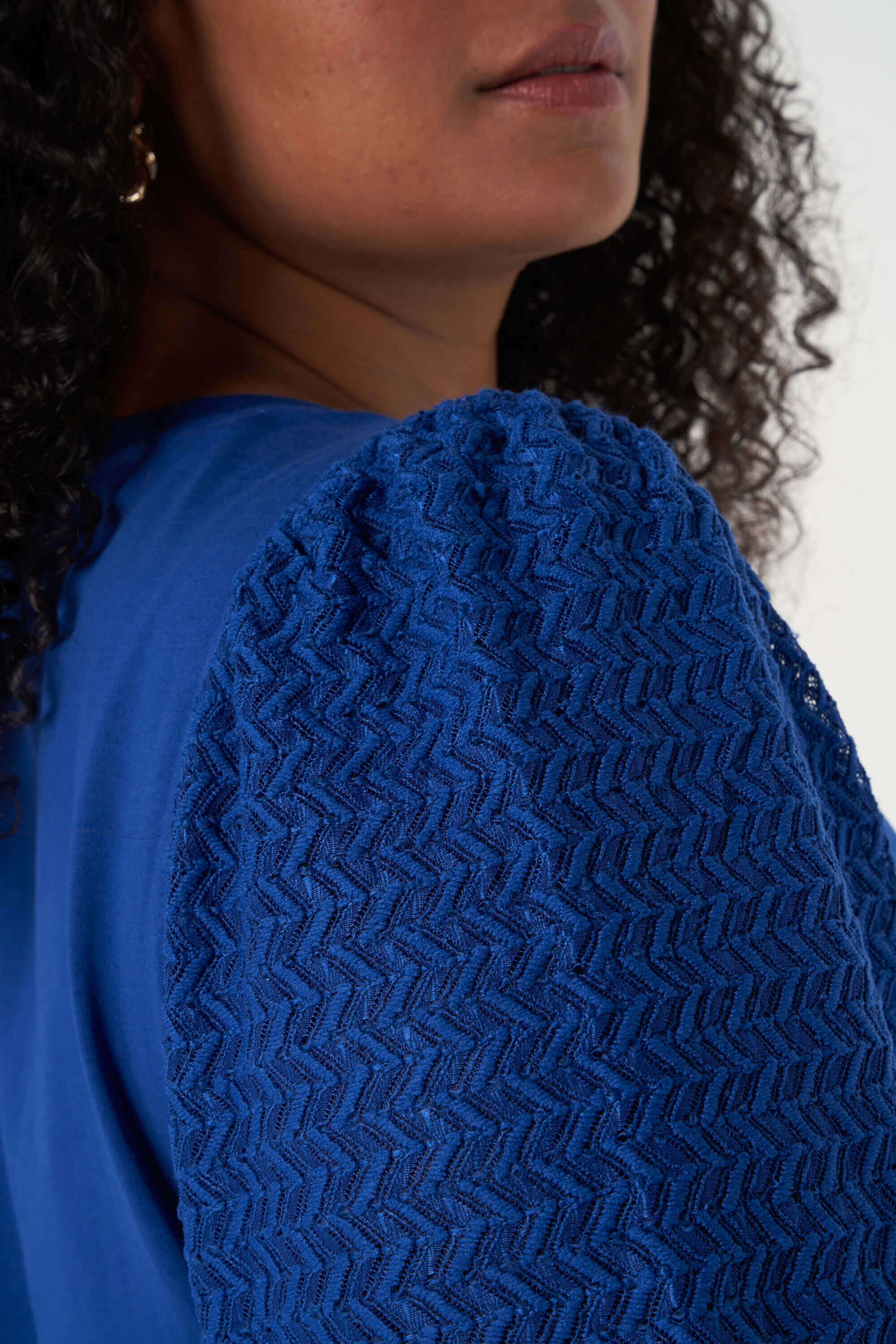 Top con manga con textura image number 4