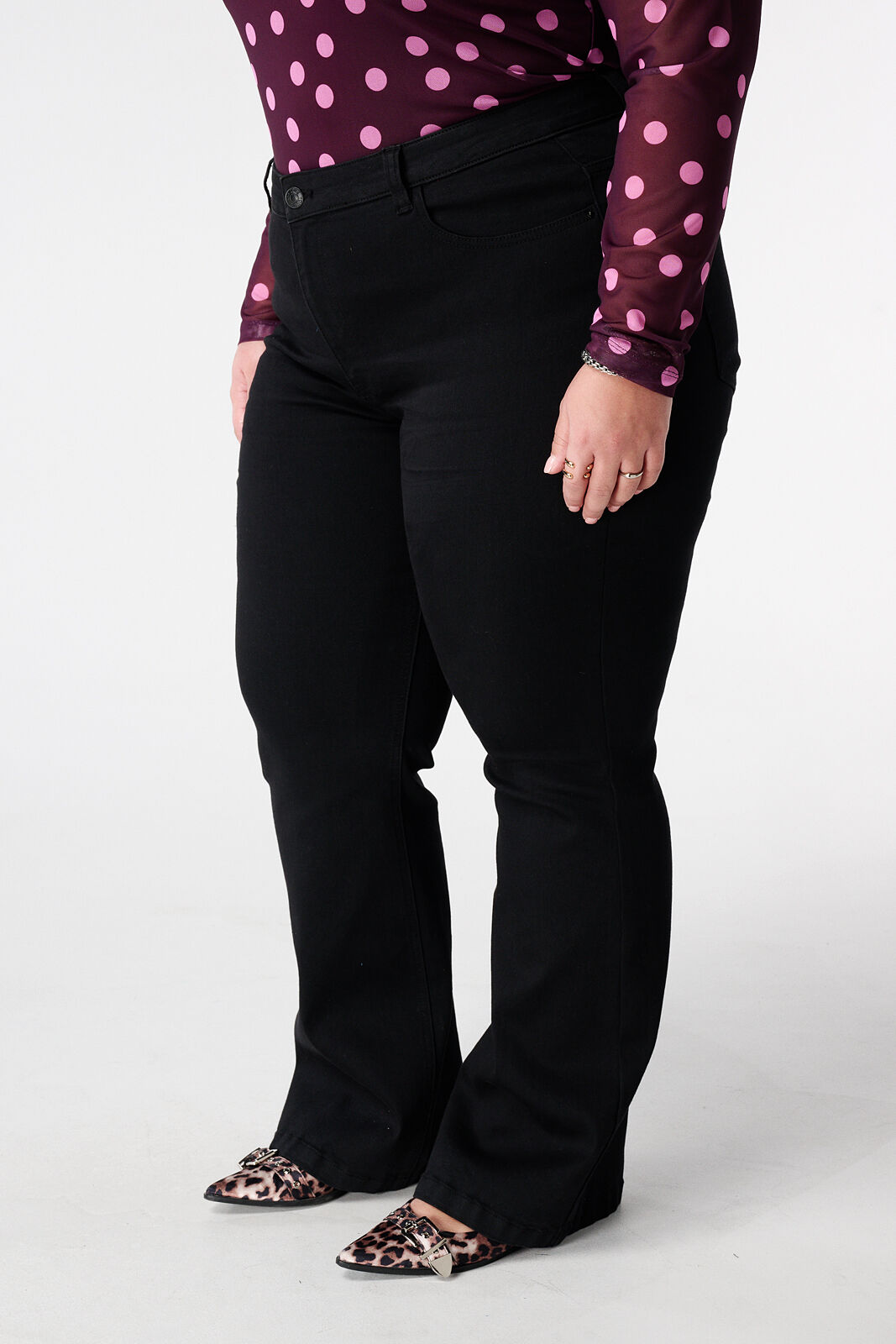 Jeans de pierna acampanada JASMIN image number 5